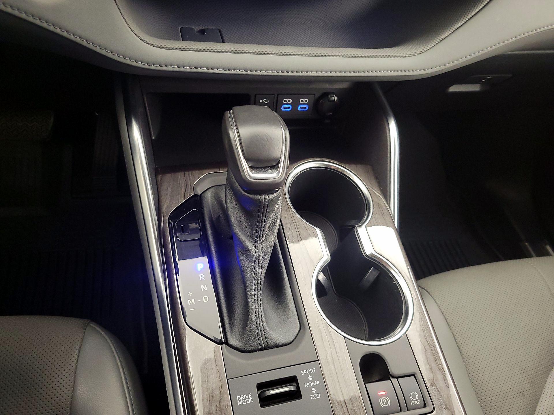 Thumbnail: 2022 Toyota Highlander - 18