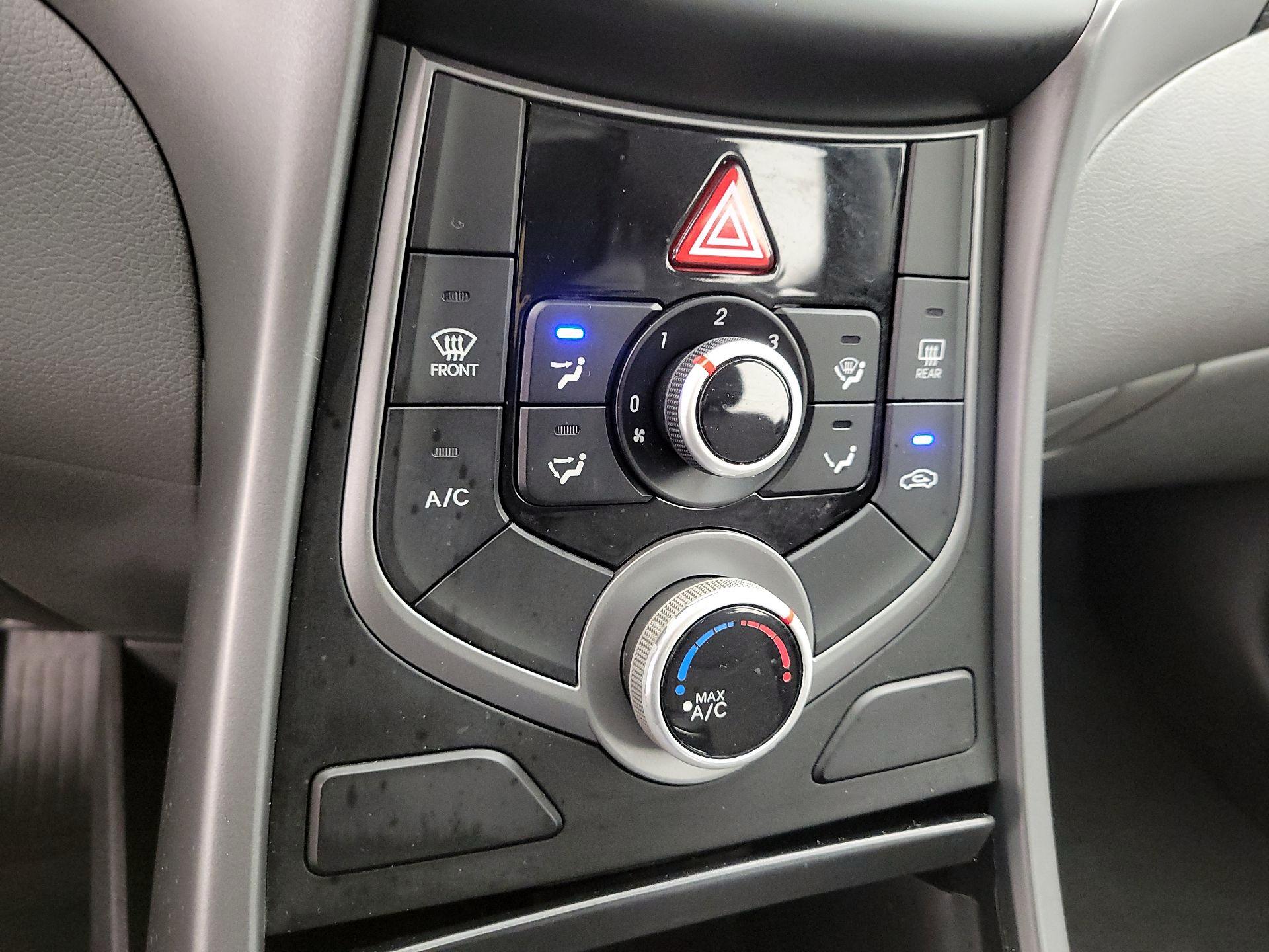 Thumbnail: 2015 Hyundai Elantra - 16