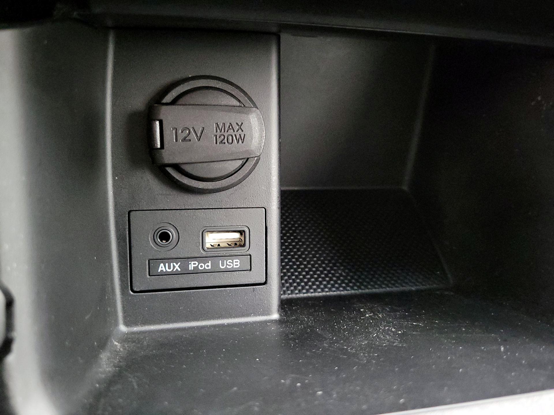 Thumbnail: 2015 Hyundai Elantra - 18