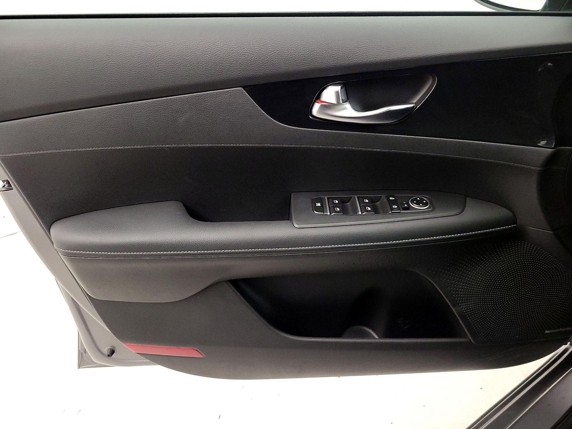 Thumbnail: 2023 Kia Forte - 12