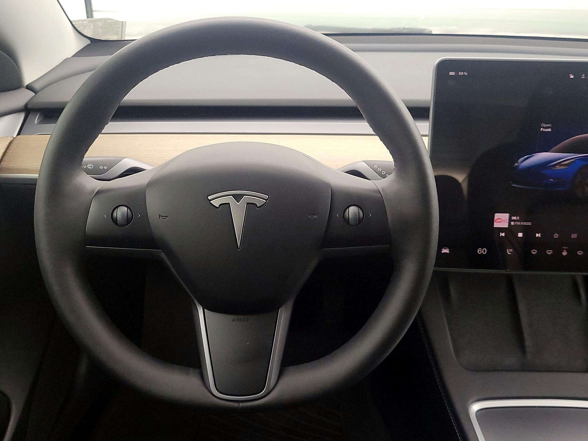 Thumbnail: 2023 Tesla Model 3 - 10