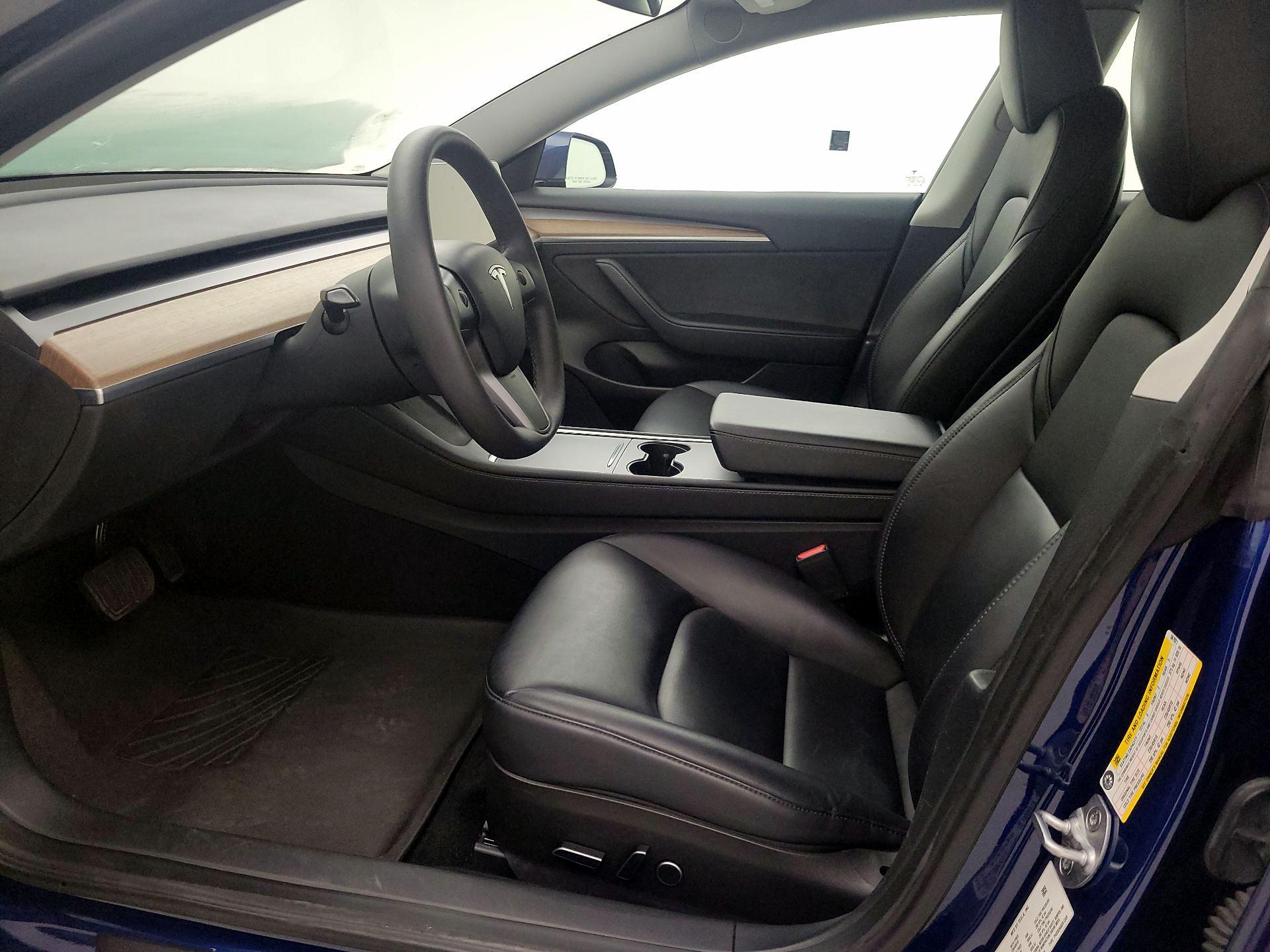 Thumbnail: 2023 Tesla Model 3 - 11