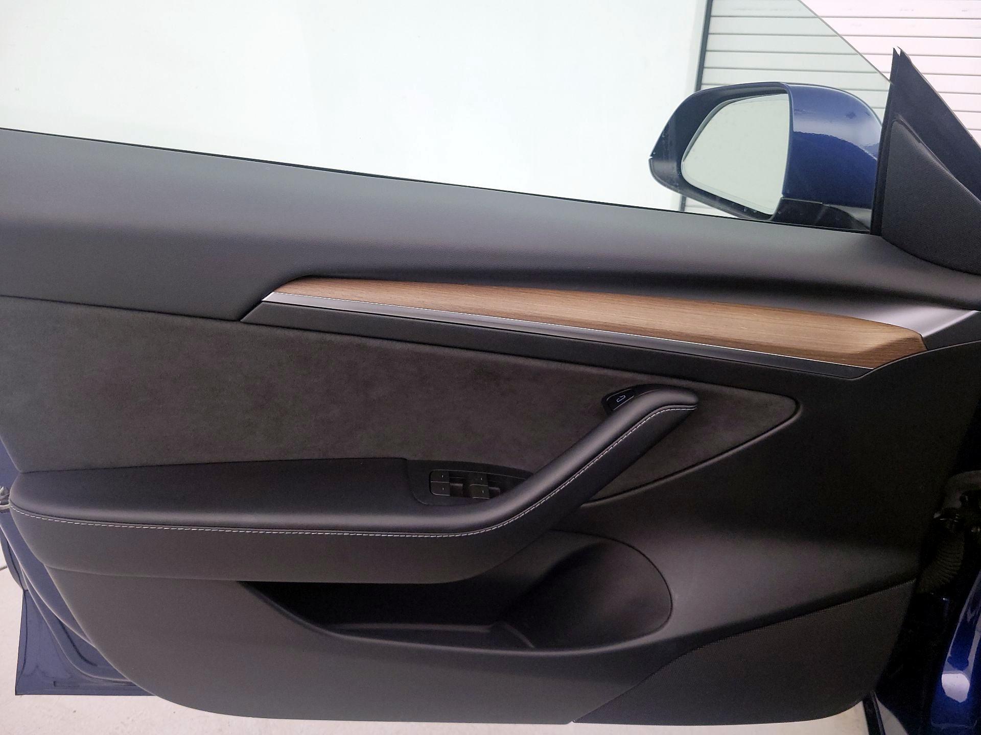 Thumbnail: 2023 Tesla Model 3 - 12