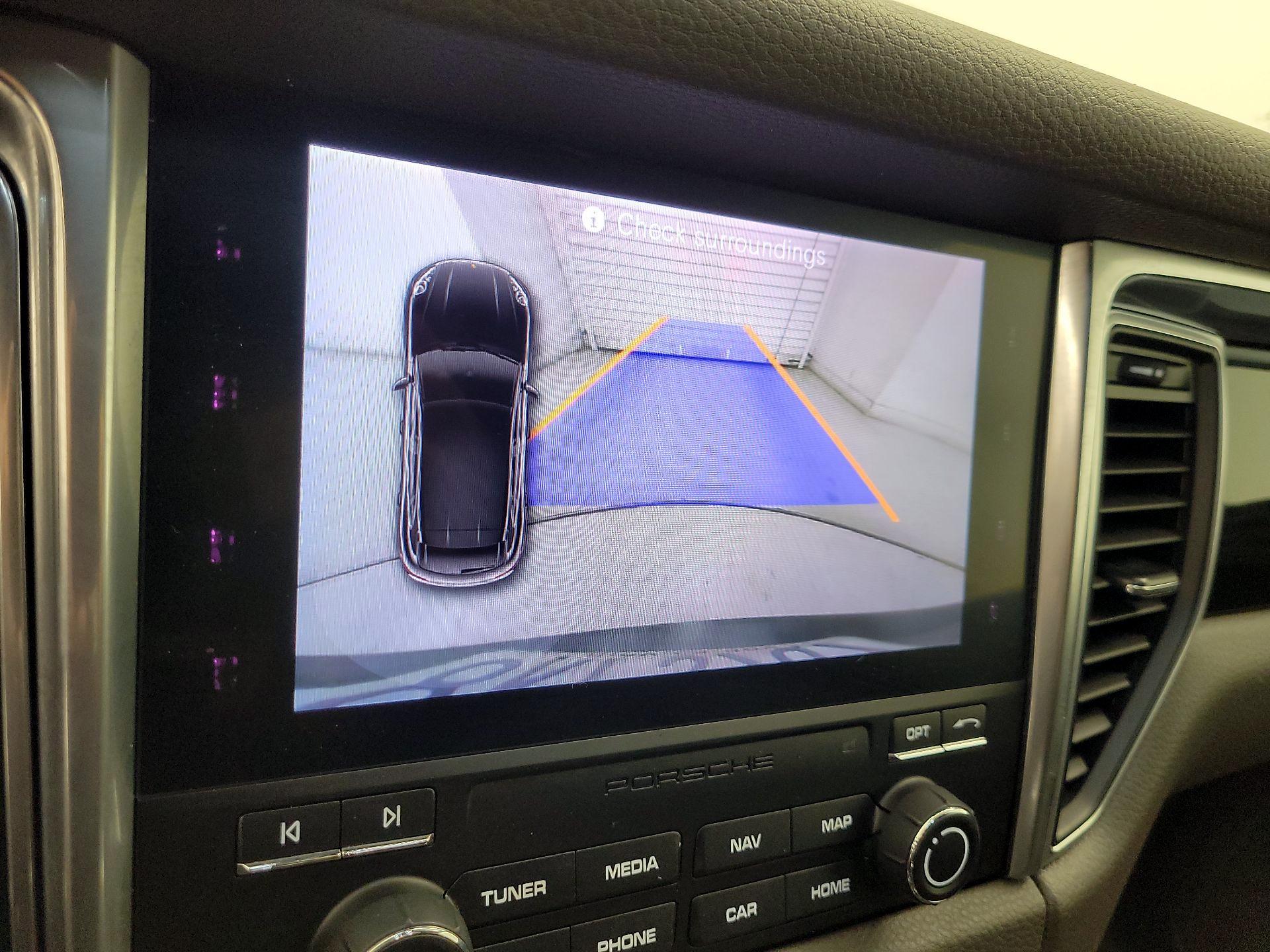 Thumbnail: 2018 Porsche Macan - 14