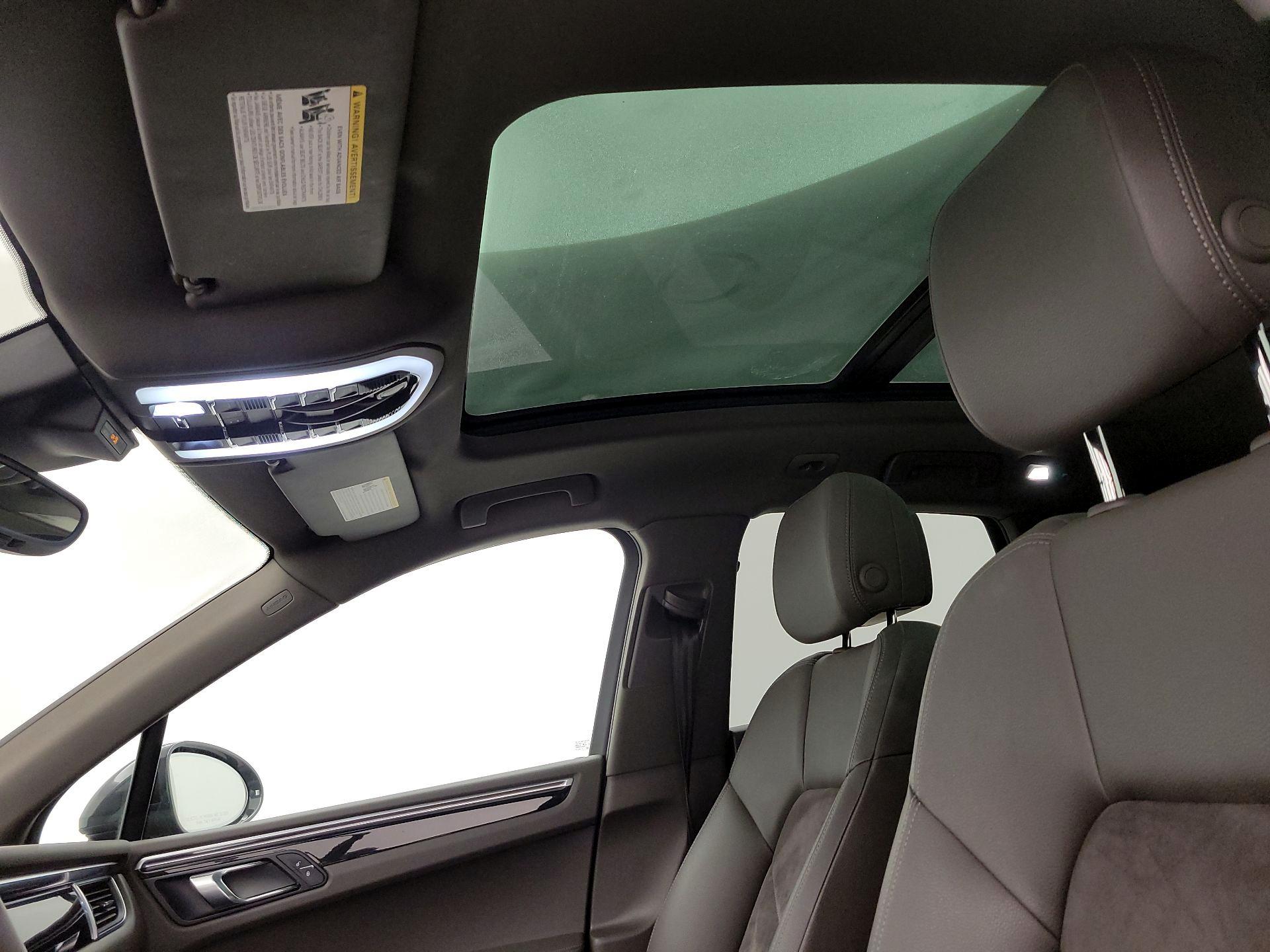 Thumbnail: 2018 Porsche Macan - 19