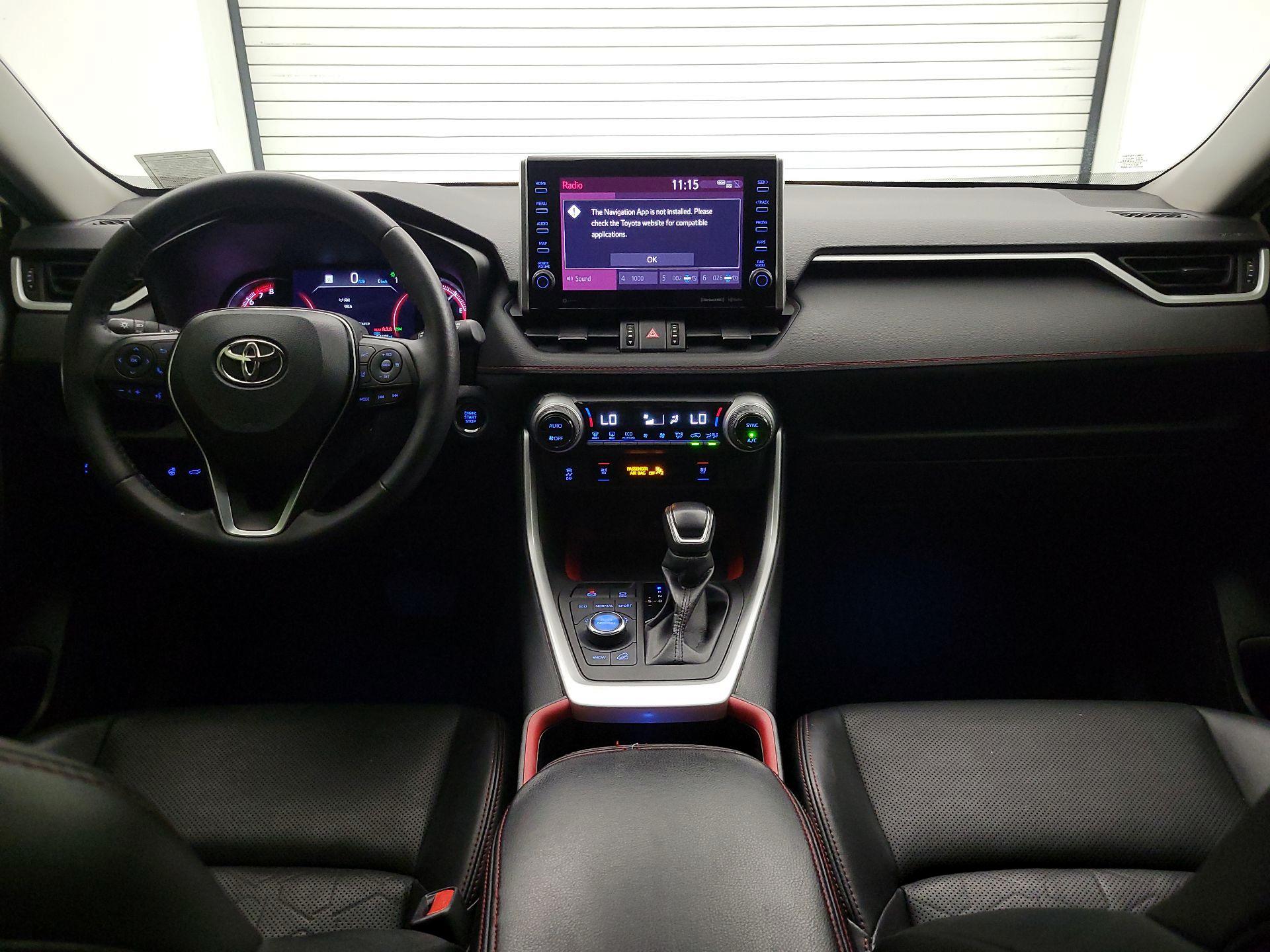 Thumbnail: 2022 Toyota RAV4 - 9