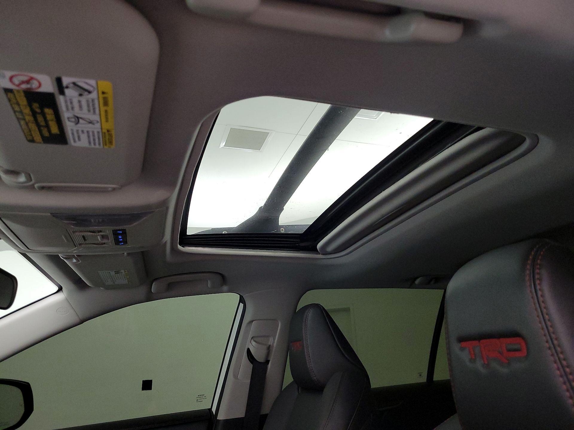 Thumbnail: 2022 Toyota RAV4 - 19