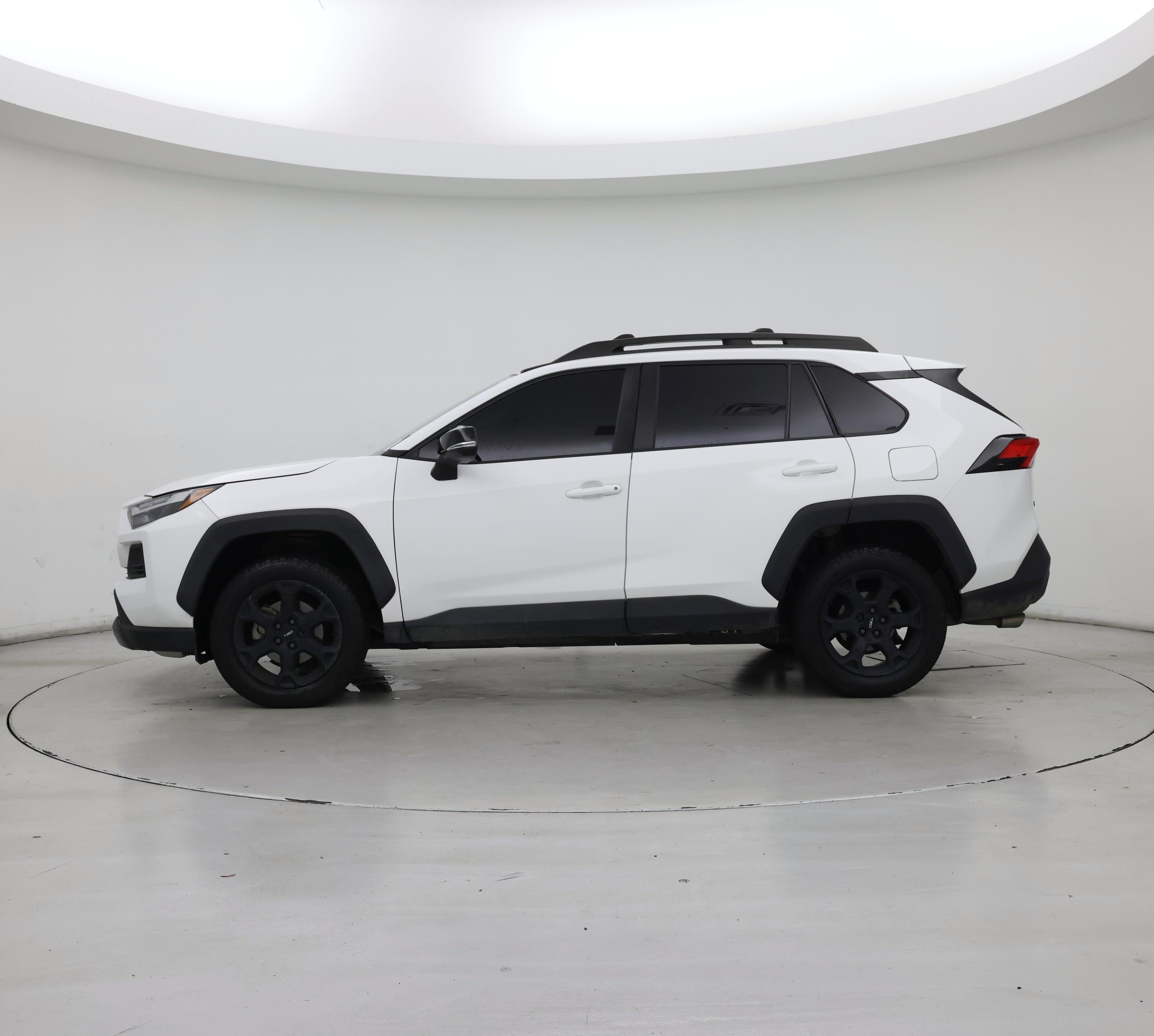 Thumbnail: 2022 Toyota RAV4 - 3