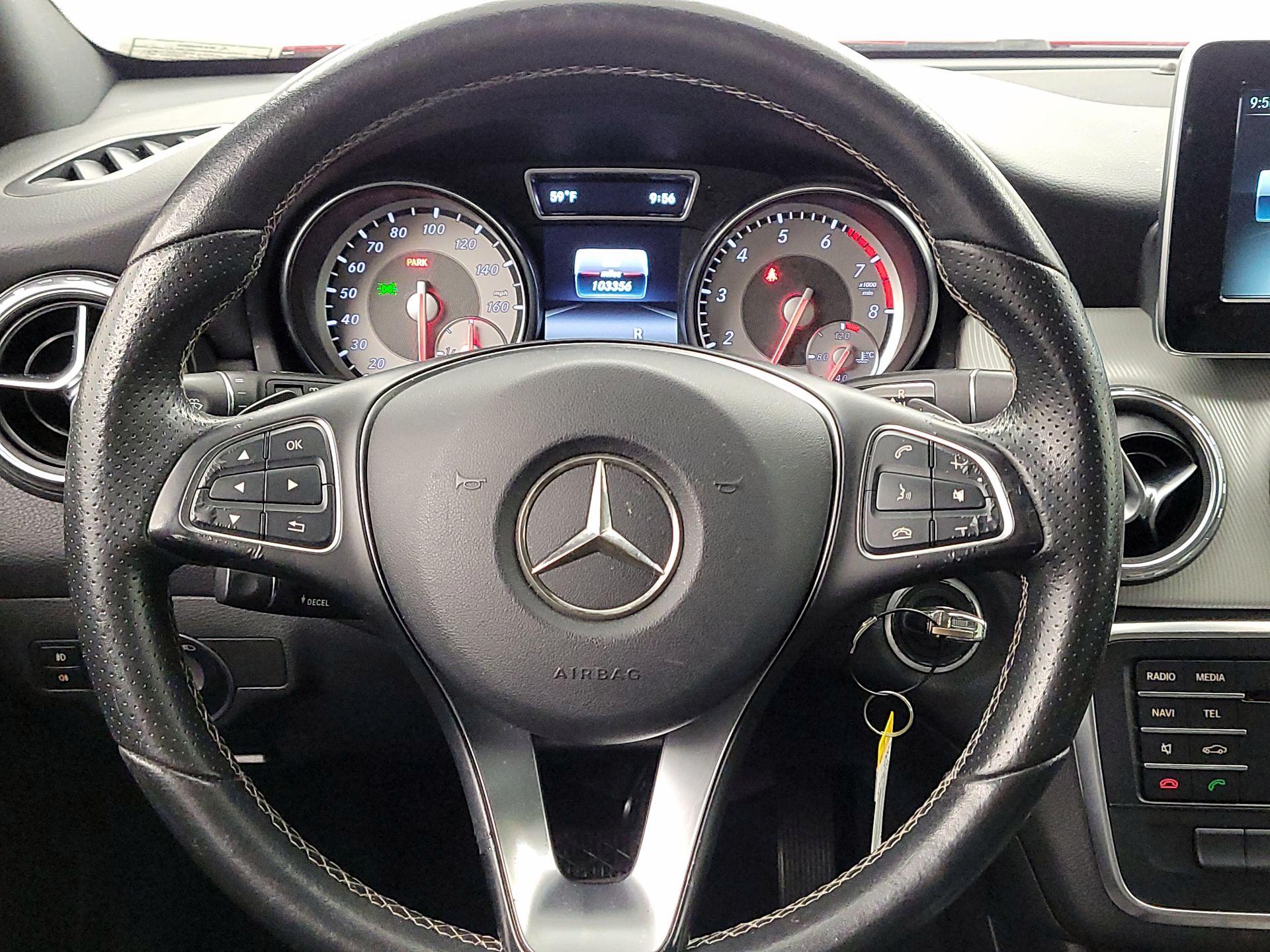 Thumbnail: 2016 Mercedes-Benz GLA - 10