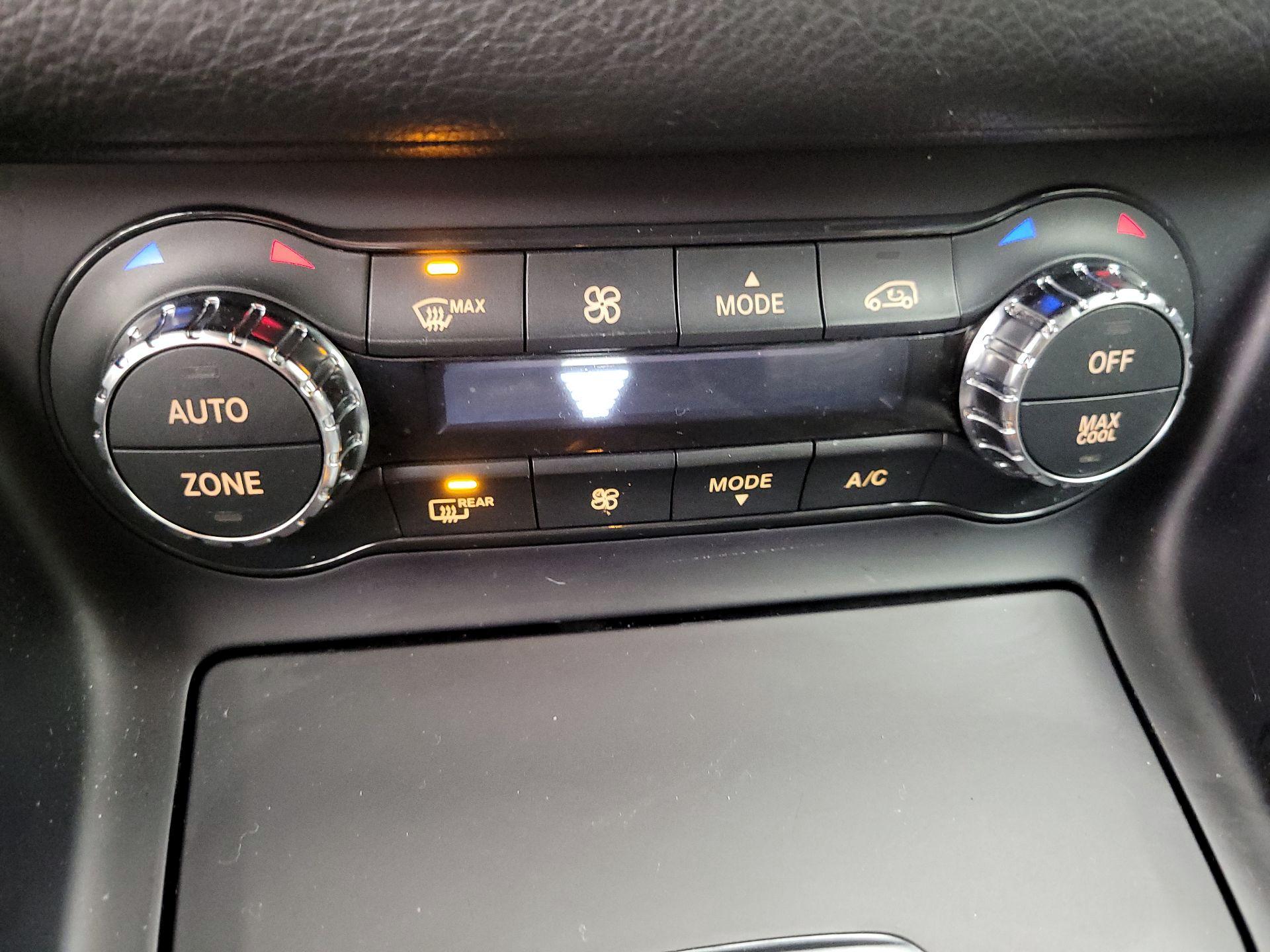 Thumbnail: 2016 Mercedes-Benz GLA - 17