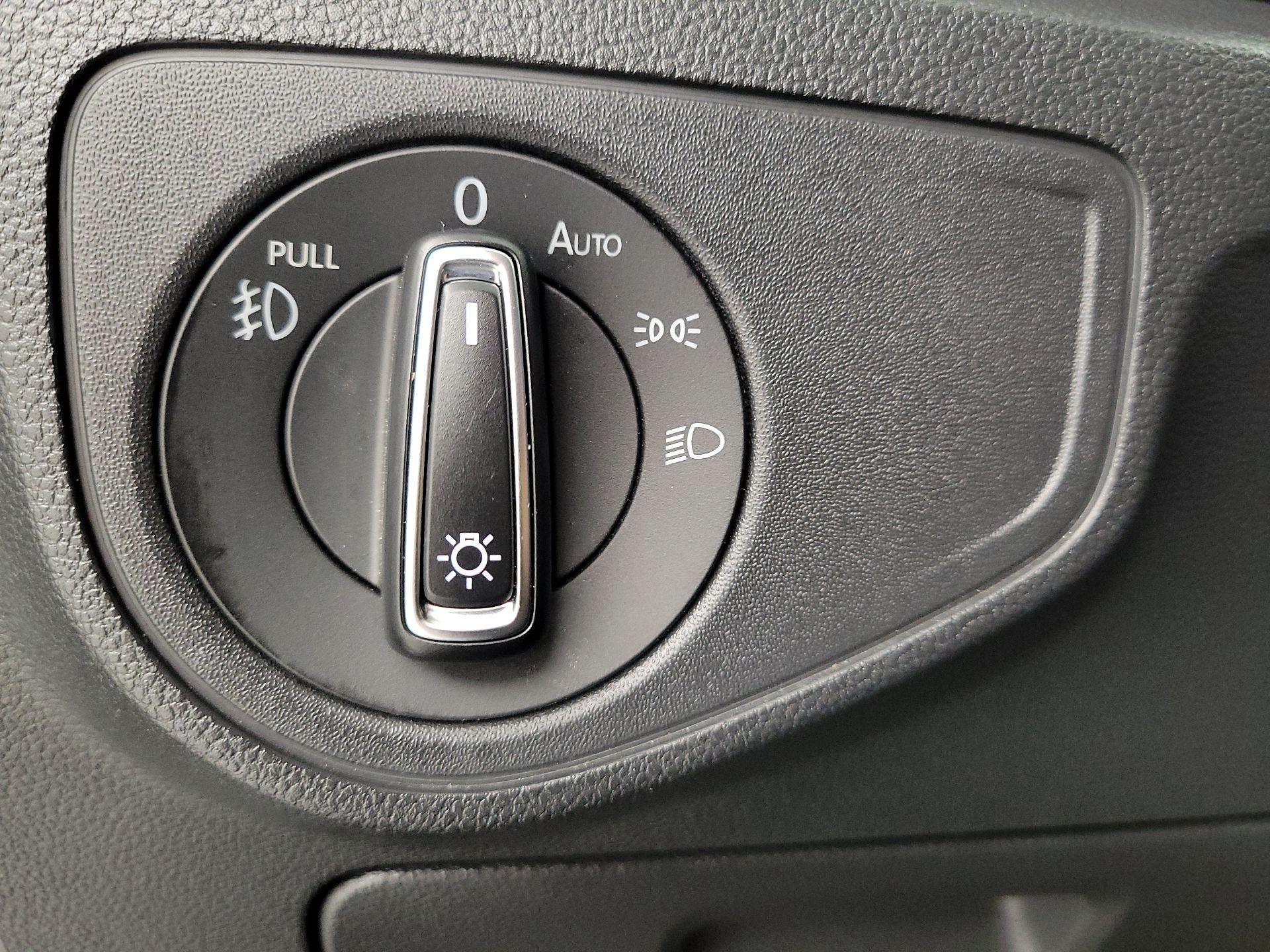 Thumbnail: 2018 Volkswagen Atlas - 13