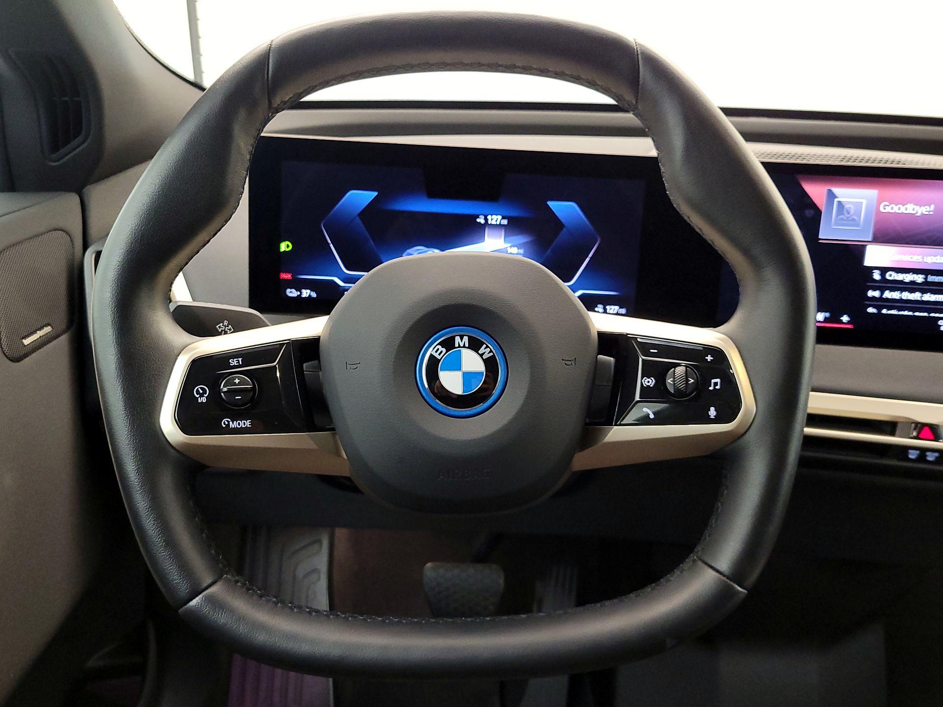 Thumbnail: 2023 BMW iX - 10