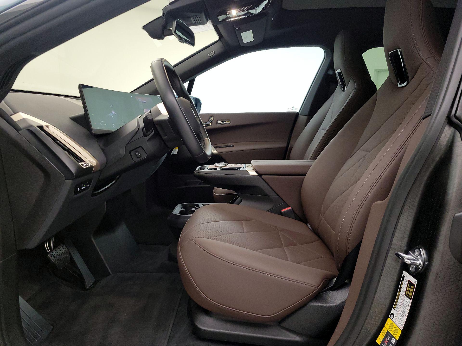 Thumbnail: 2023 BMW iX - 11