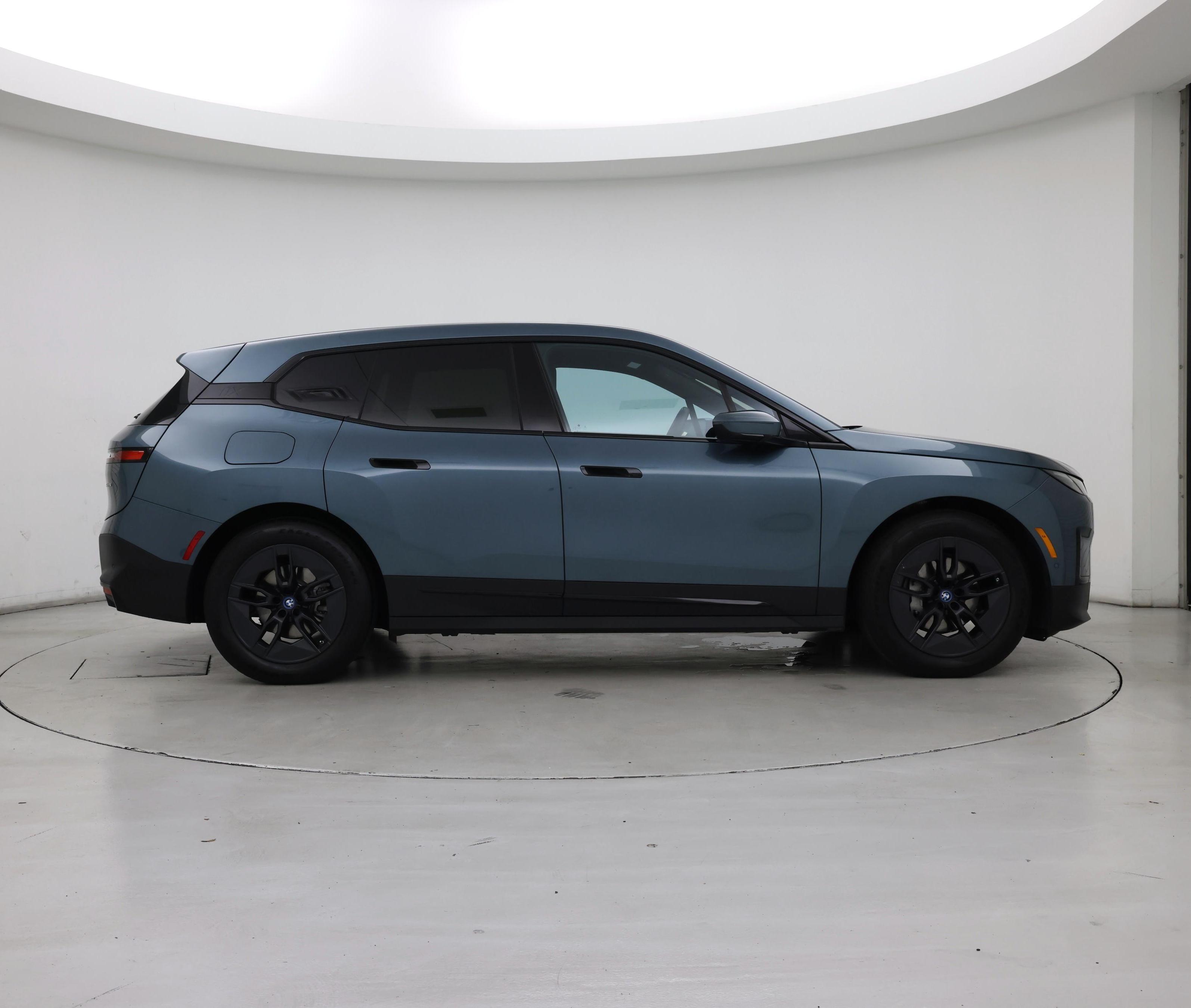 Thumbnail: 2023 BMW iX - 7