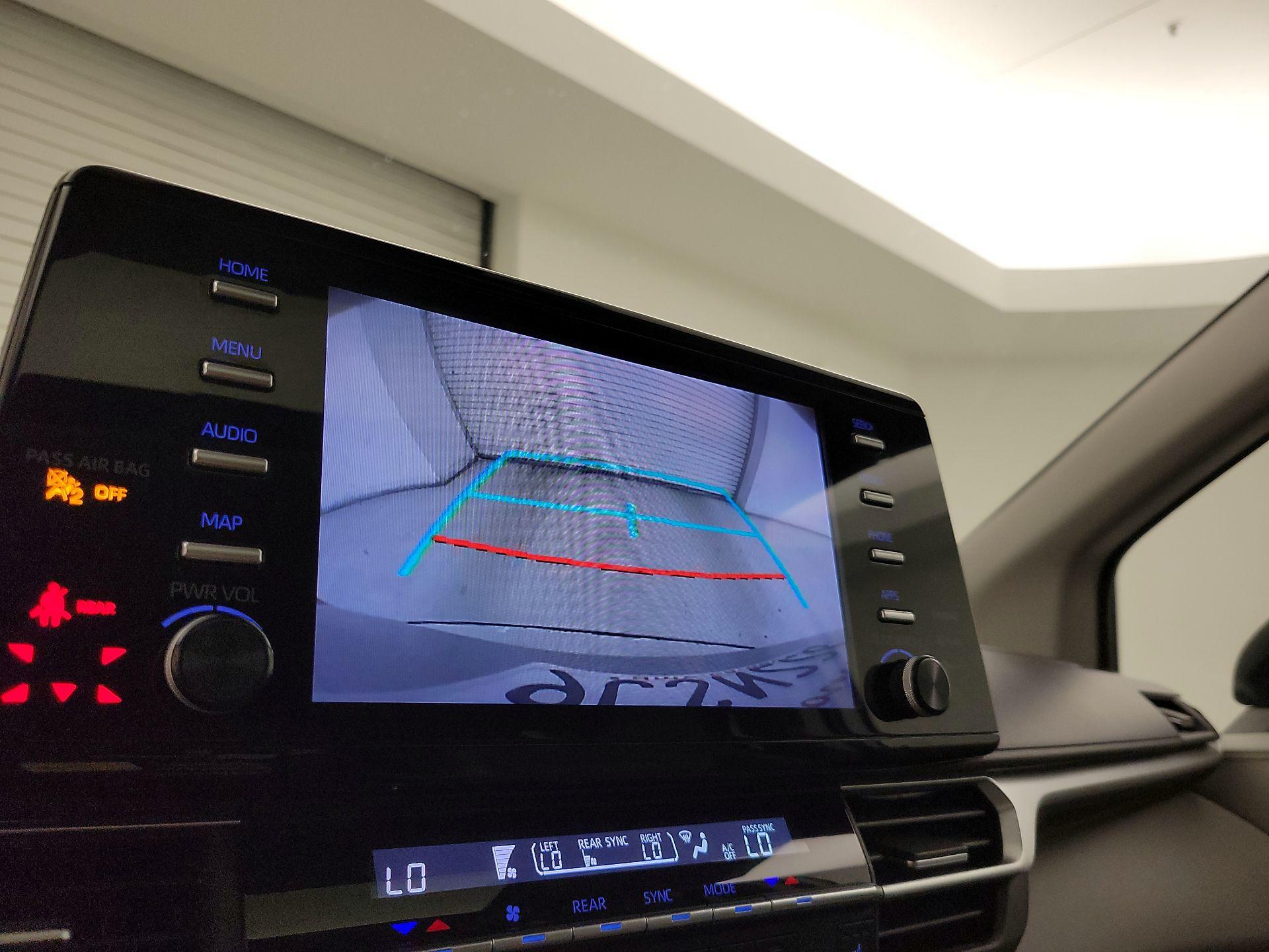 Thumbnail: 2022 Toyota Sienna - 14