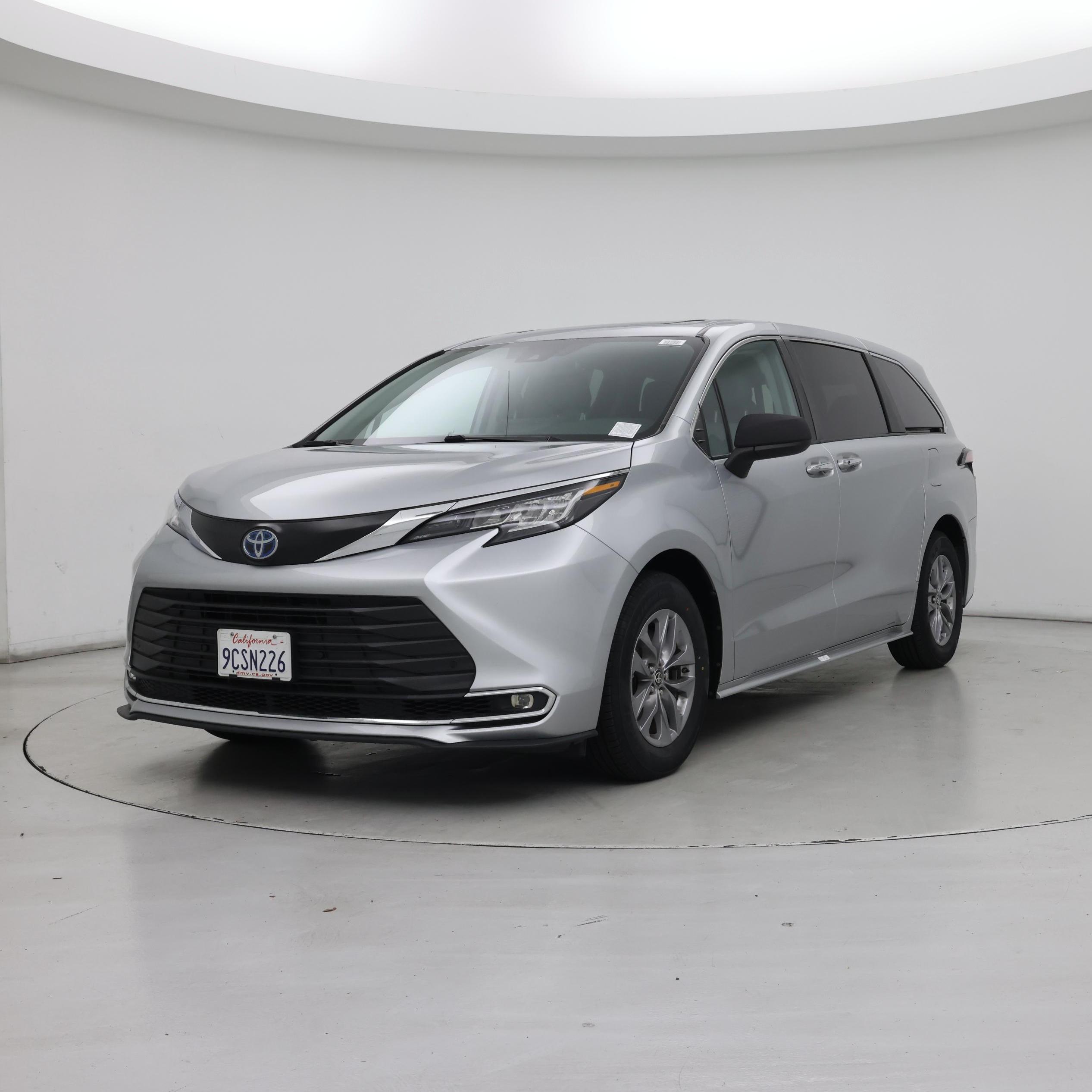 Thumbnail: 2022 Toyota Sienna - 4