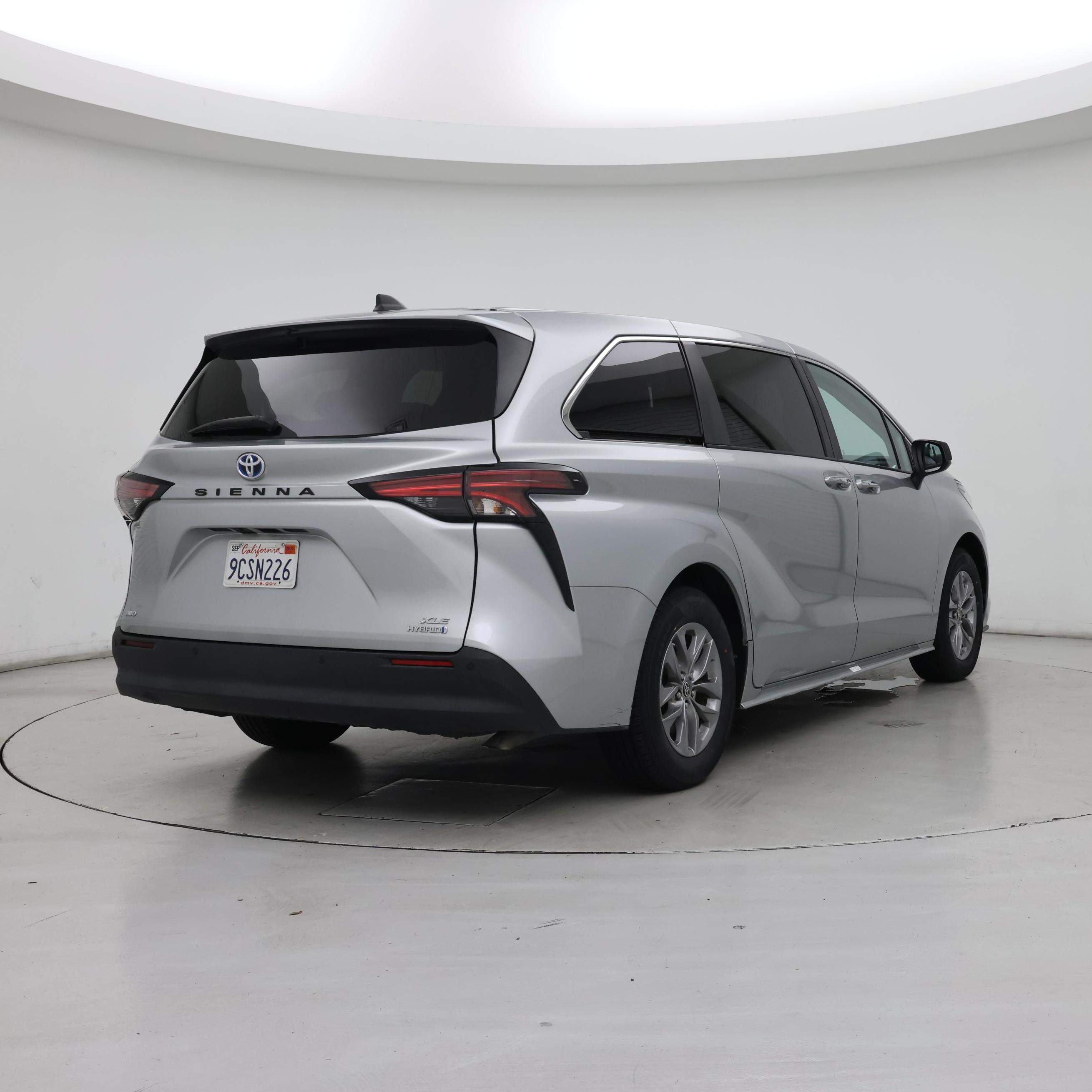 Thumbnail: 2022 Toyota Sienna - 8