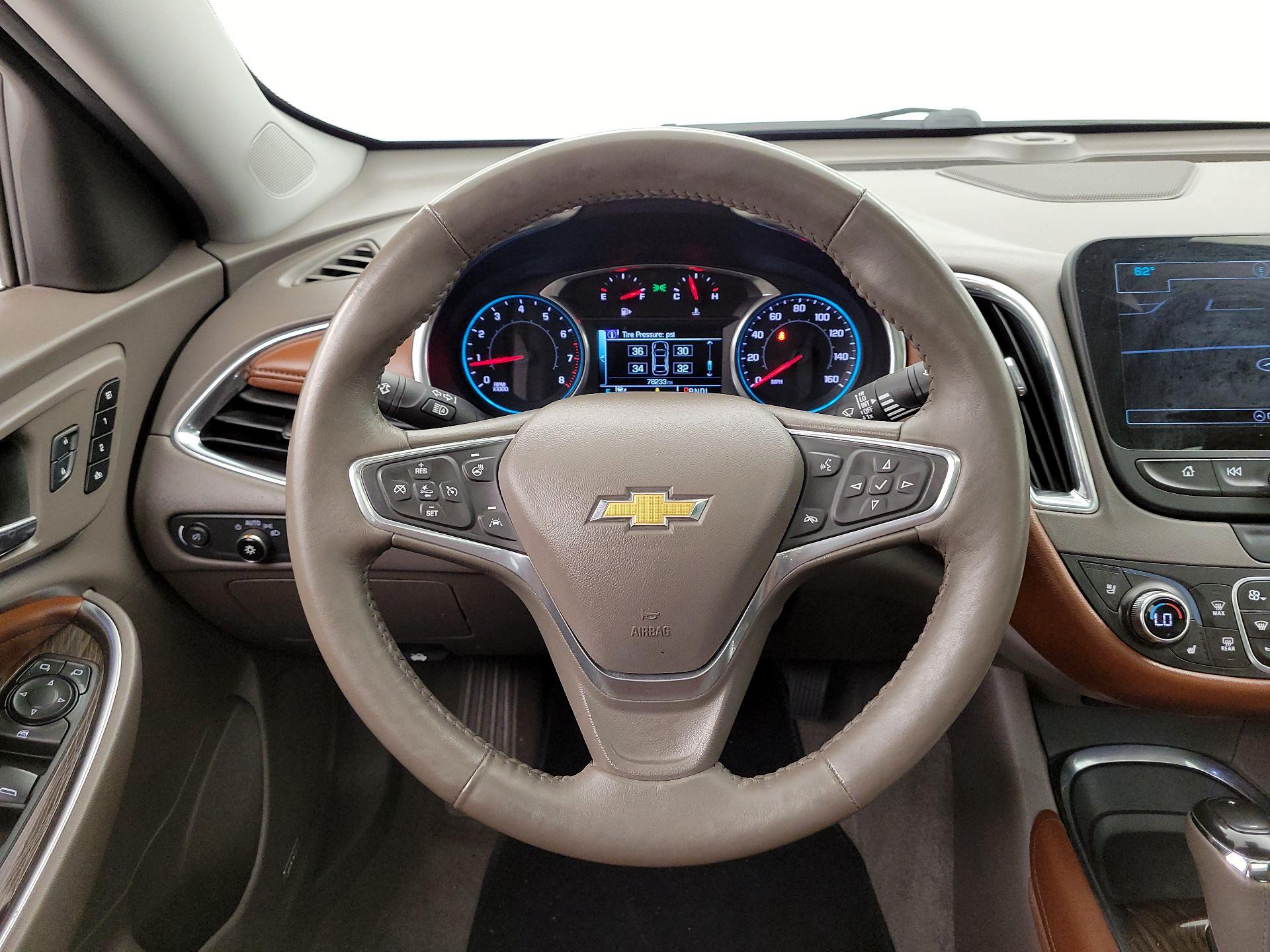 Thumbnail: 2016 Chevrolet Malibu - 10