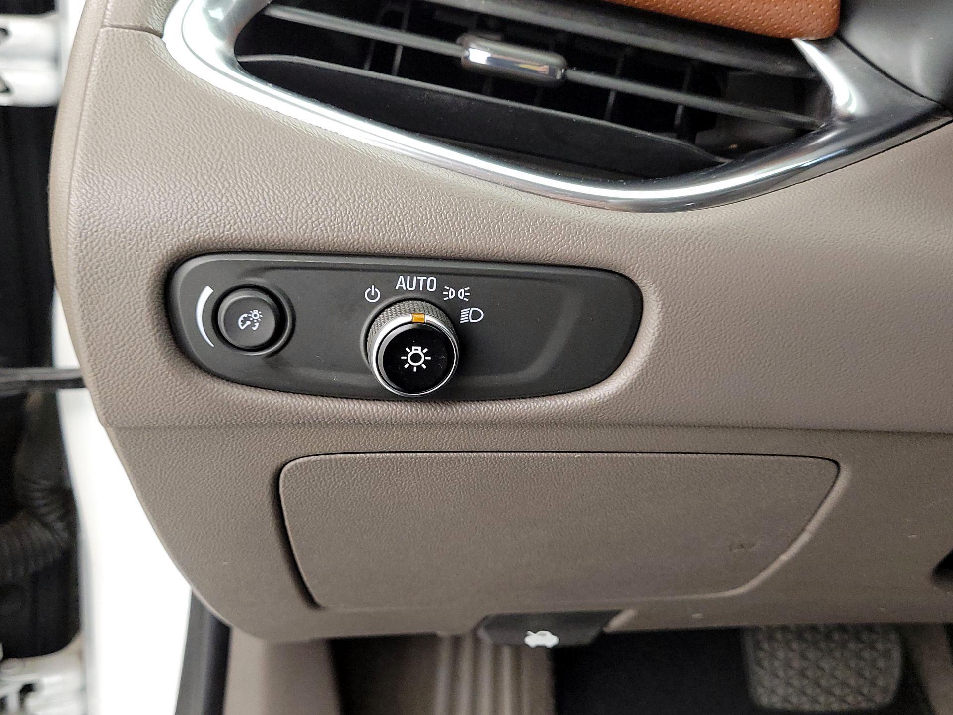 Thumbnail: 2016 Chevrolet Malibu - 13