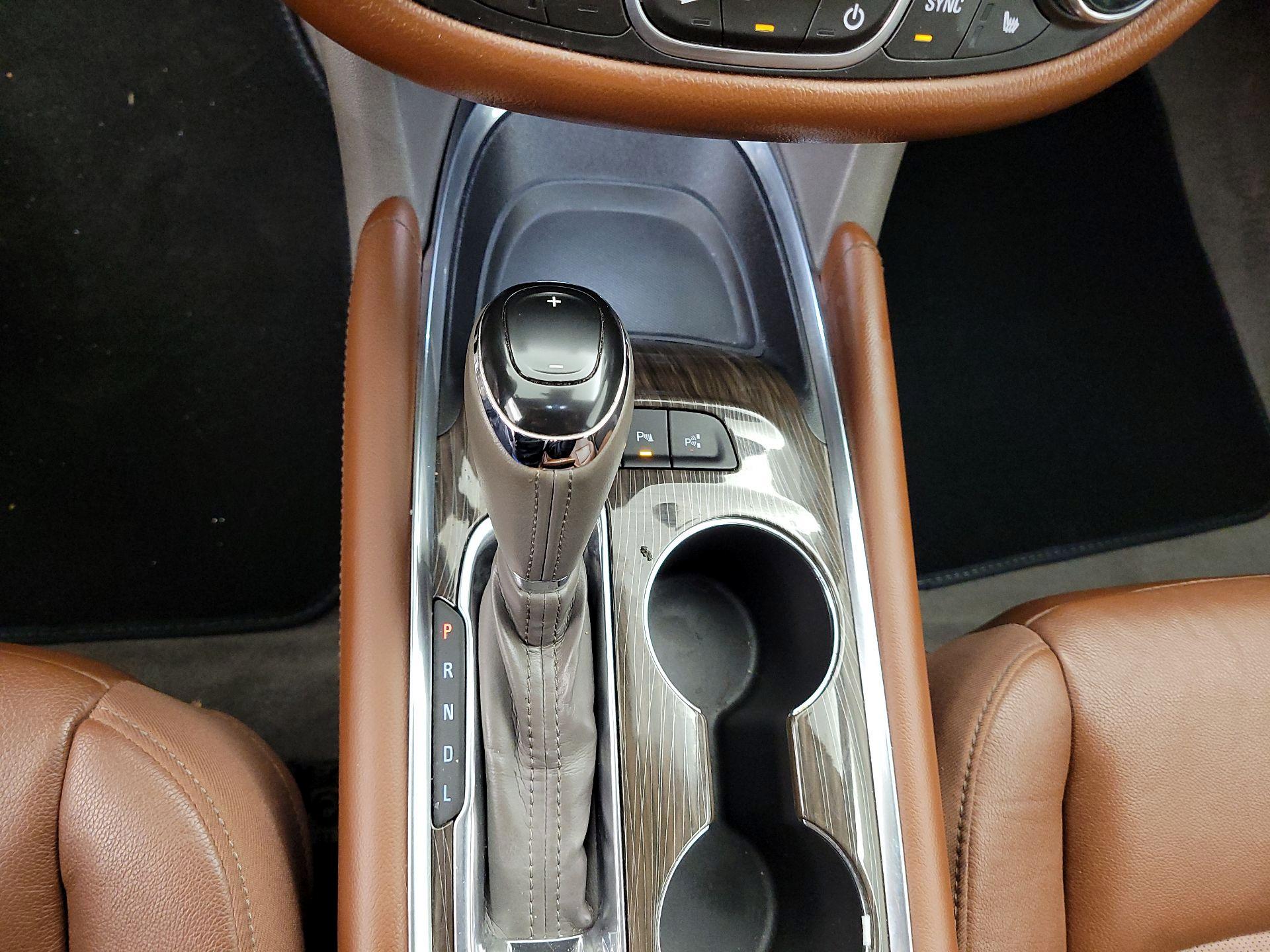 Thumbnail: 2016 Chevrolet Malibu - 18