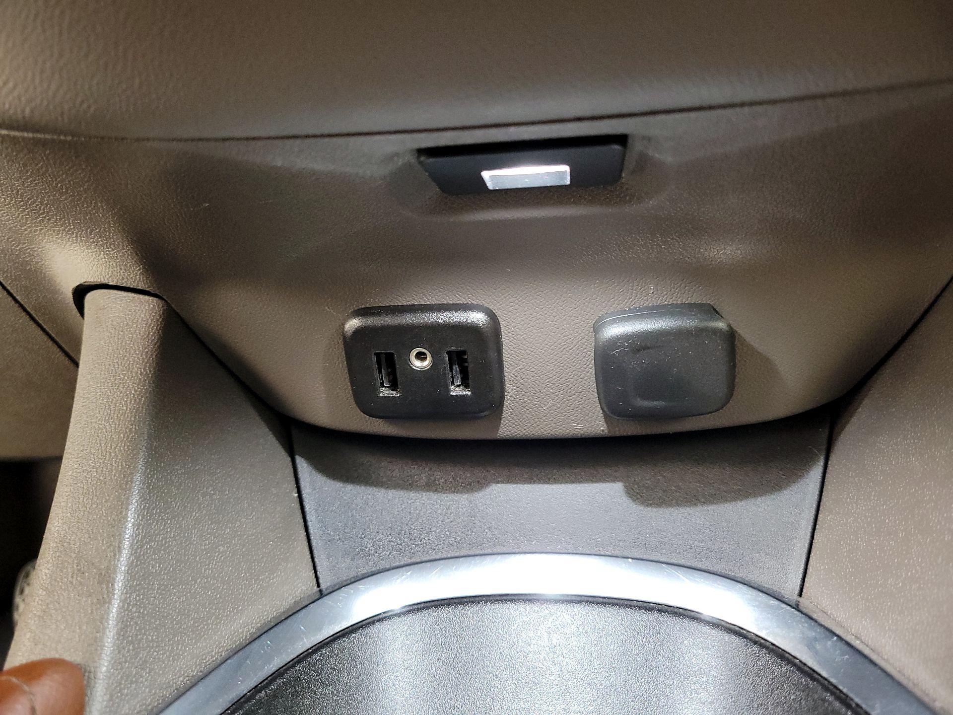 Thumbnail: 2016 Chevrolet Malibu - 19