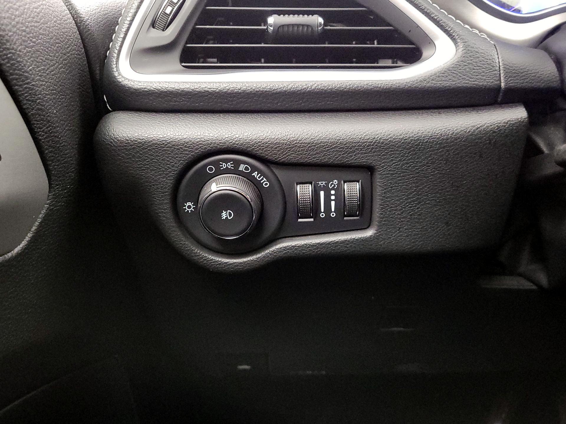 Thumbnail: 2023 Chrysler Pacifica - 13