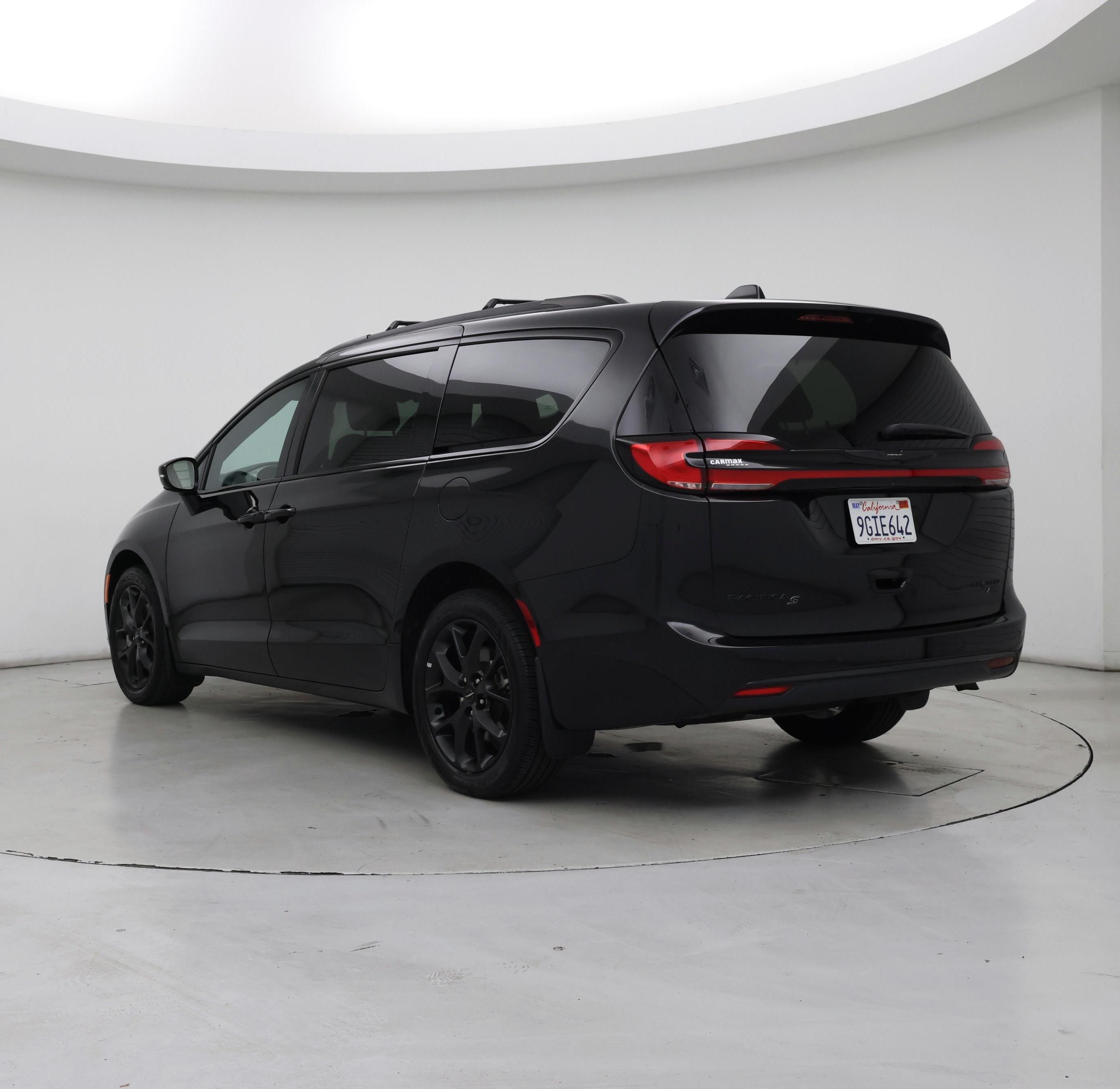 Thumbnail: 2023 Chrysler Pacifica - 2