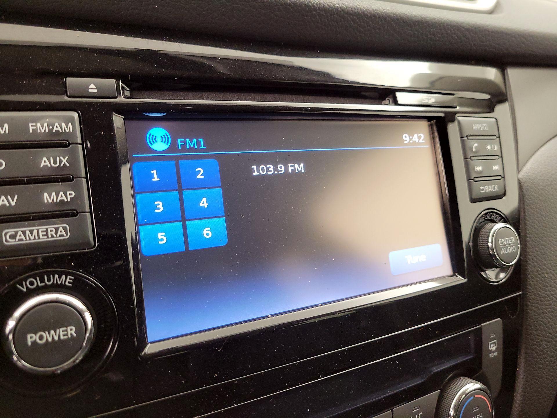 Thumbnail: 2016 Nissan Rogue - 16