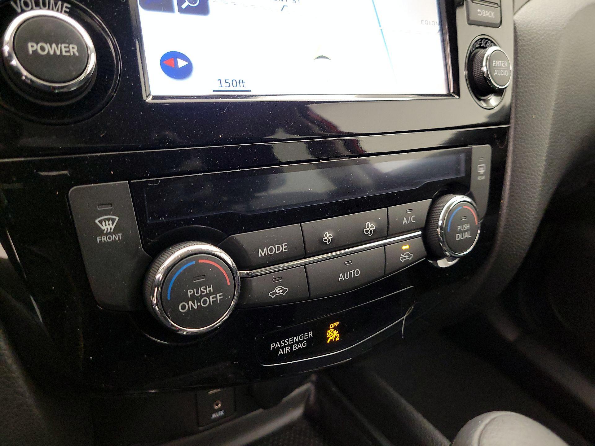 Thumbnail: 2016 Nissan Rogue - 17