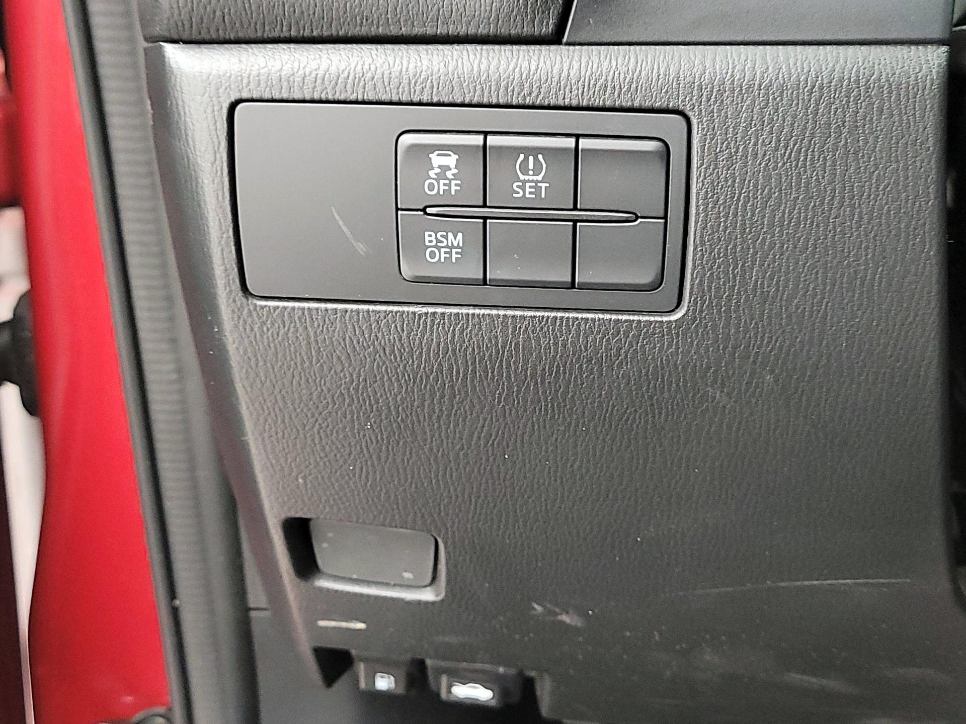 Thumbnail: 2016 Mazda Mazda3 - 13