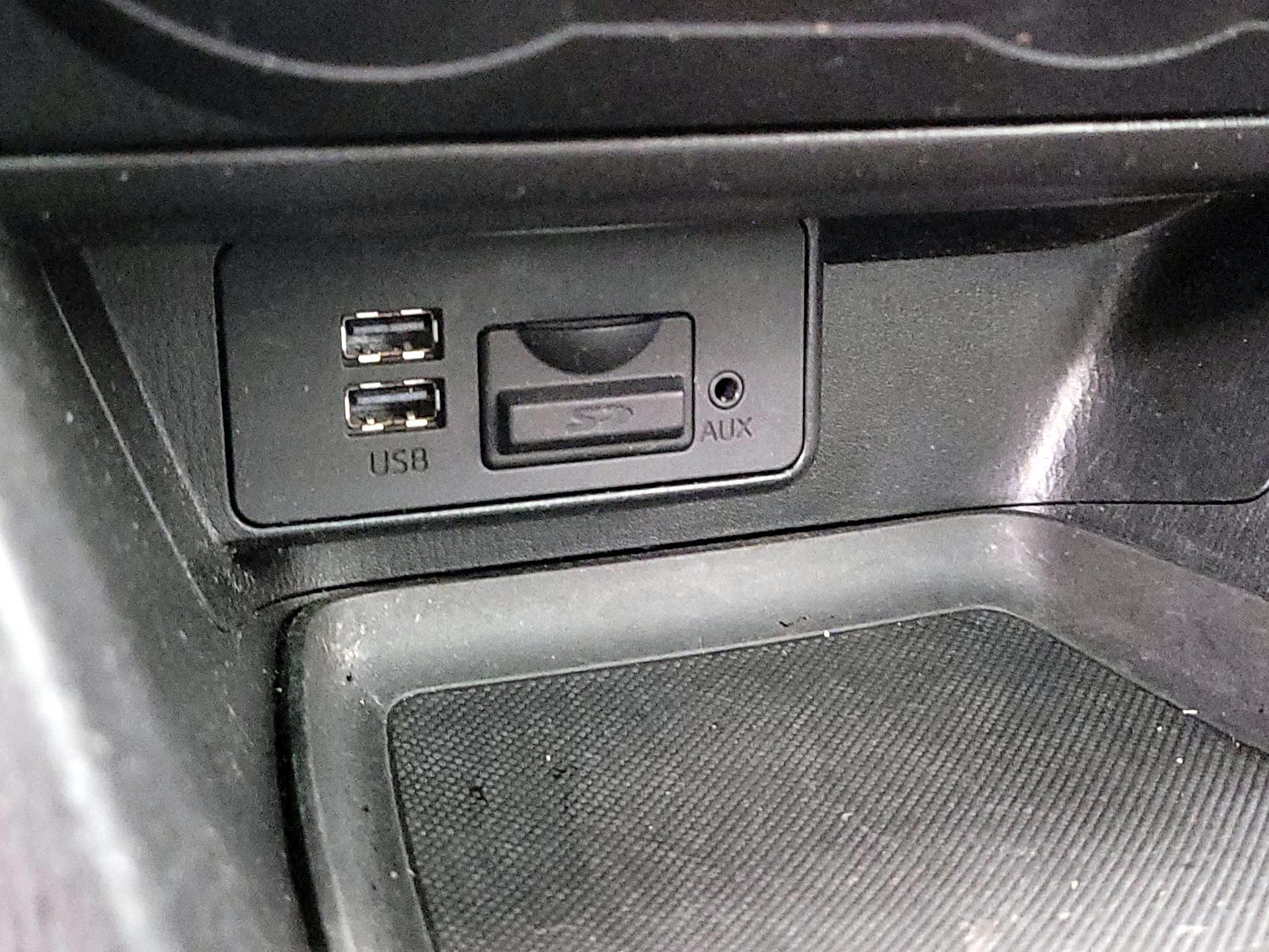 Thumbnail: 2016 Mazda Mazda3 - 18