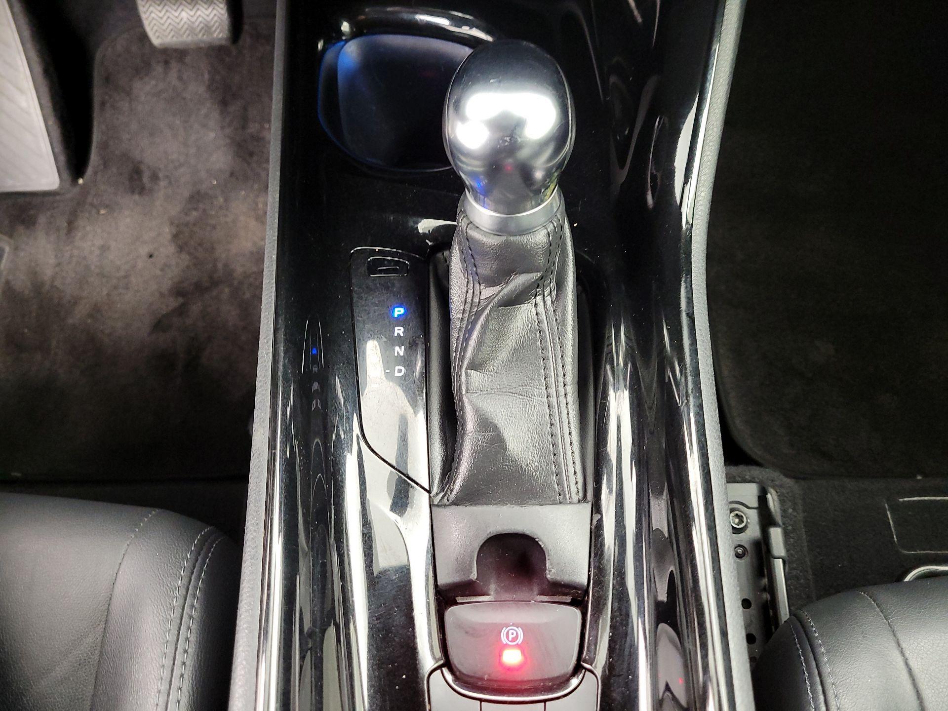 Thumbnail: 2019 Toyota C-HR - 18