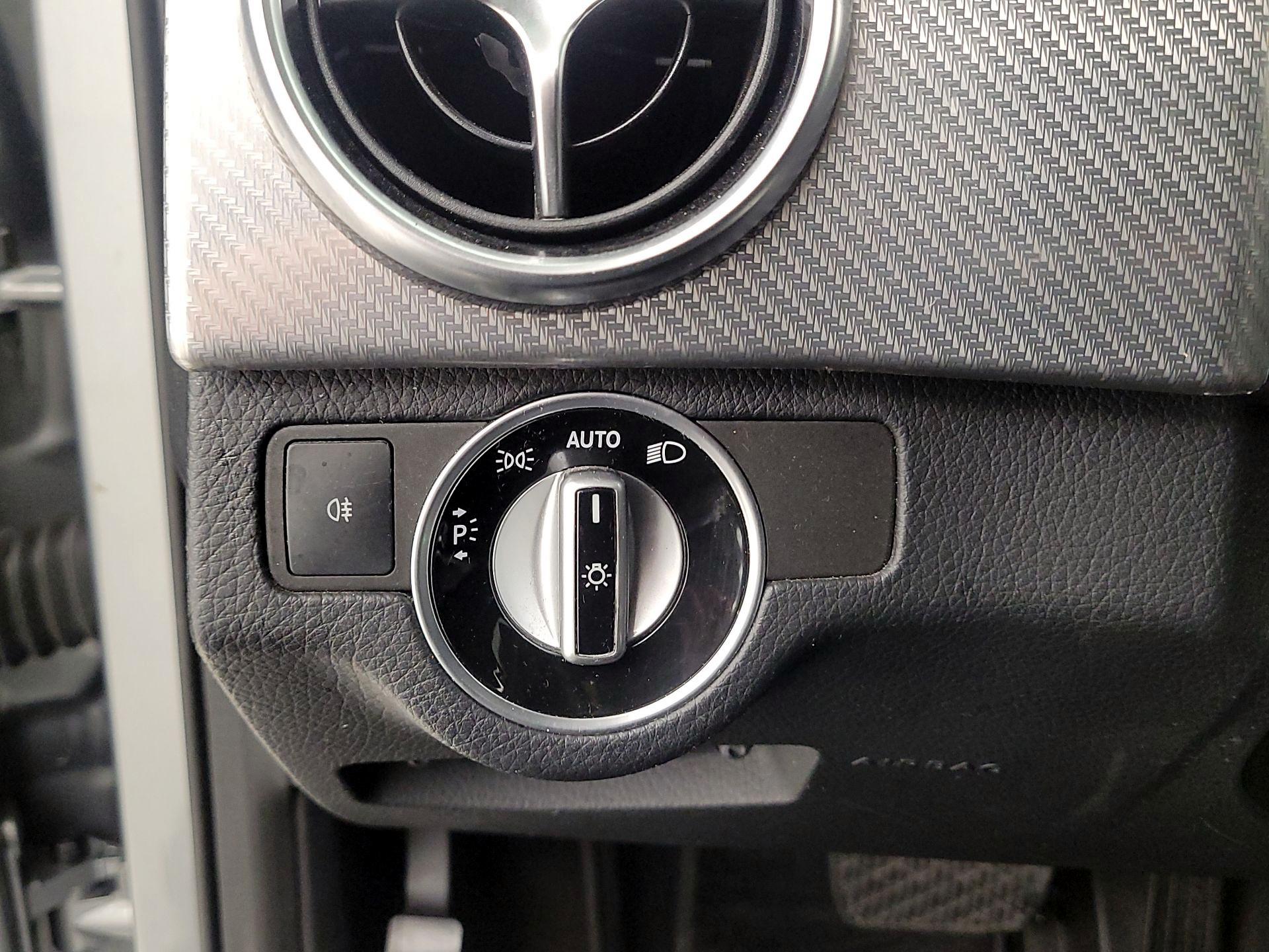 Thumbnail: 2015 Mercedes-Benz GLK - 13