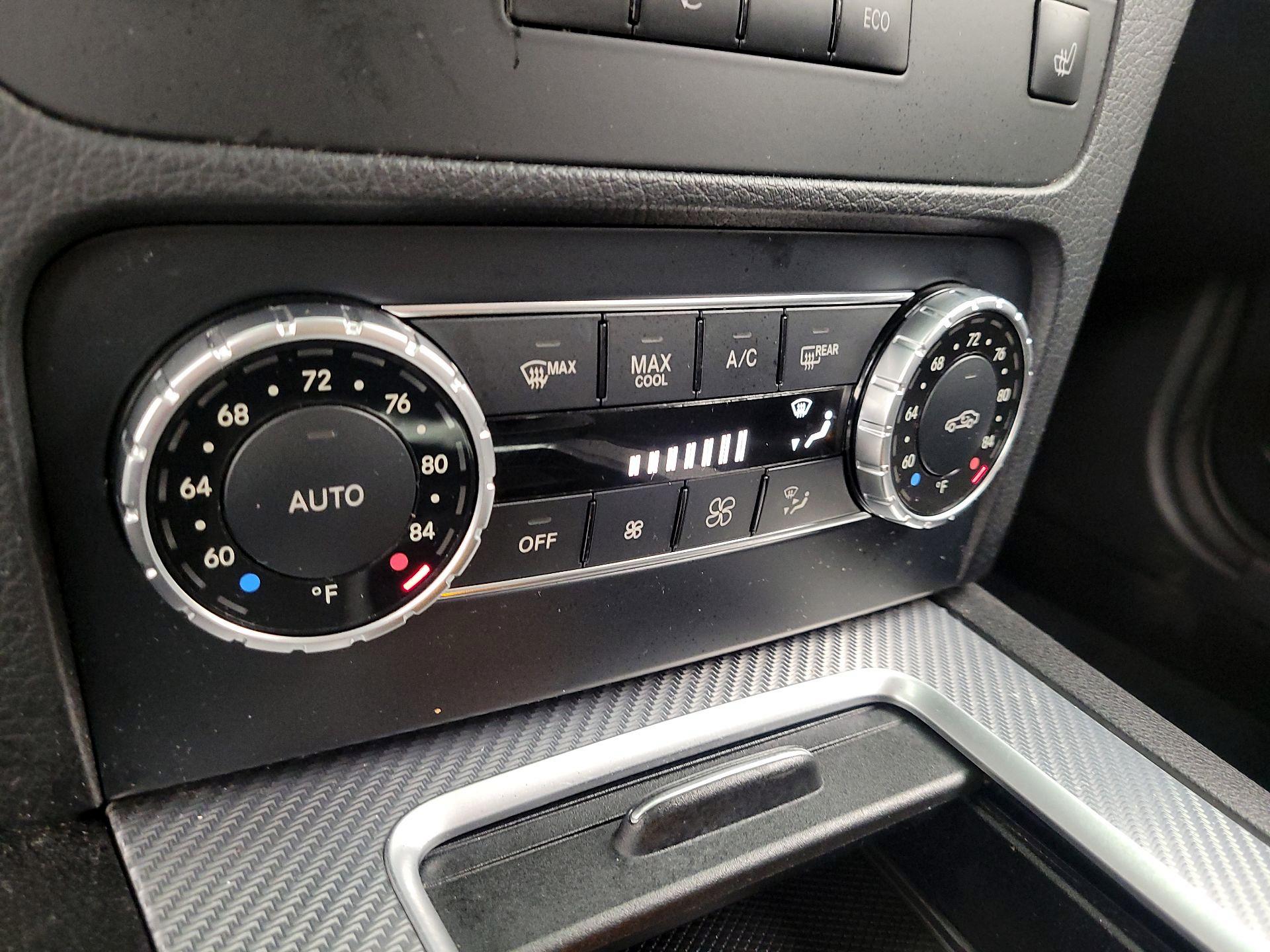 Thumbnail: 2015 Mercedes-Benz GLK - 15