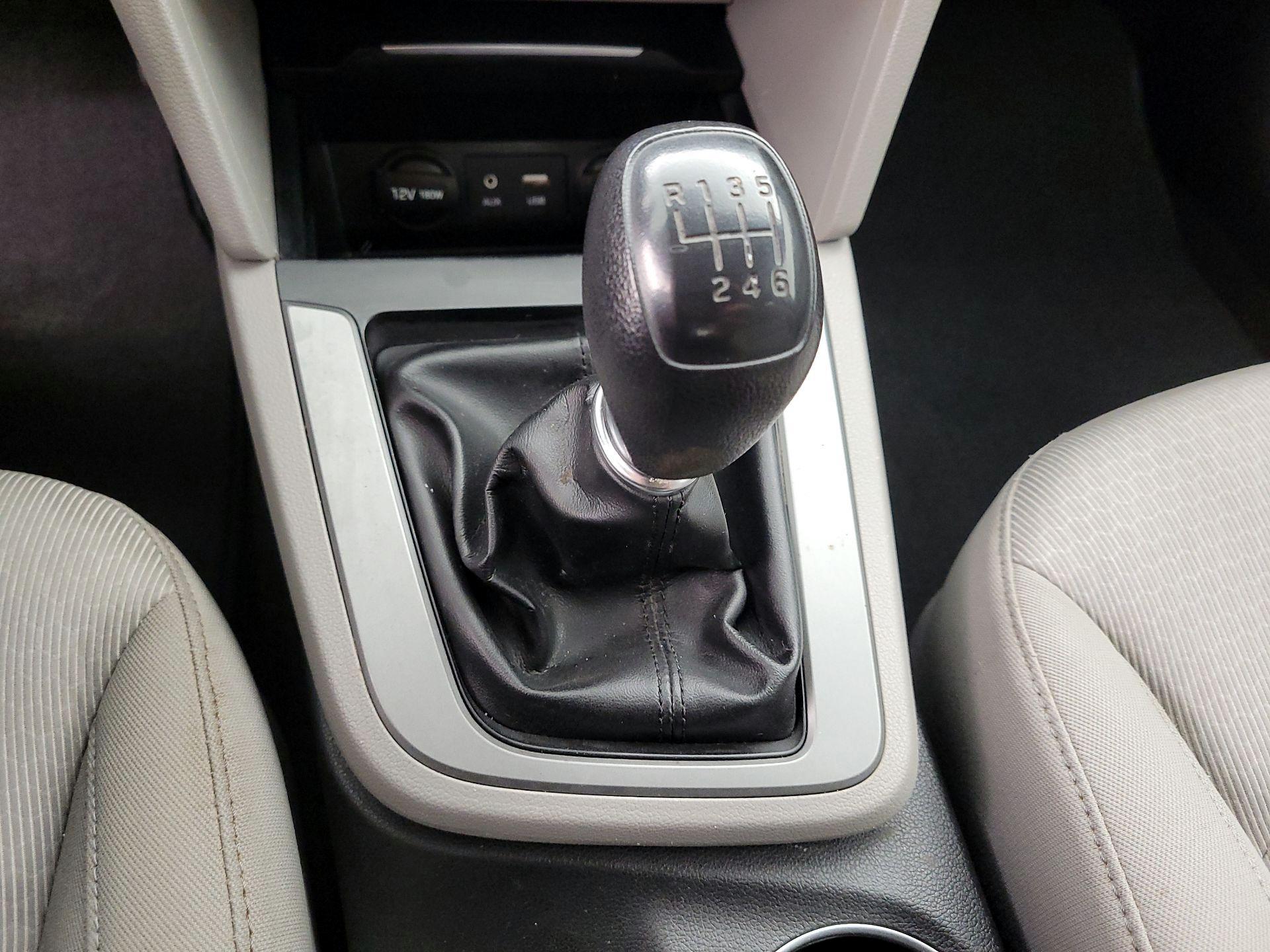 Thumbnail: 2018 Hyundai Elantra - 16