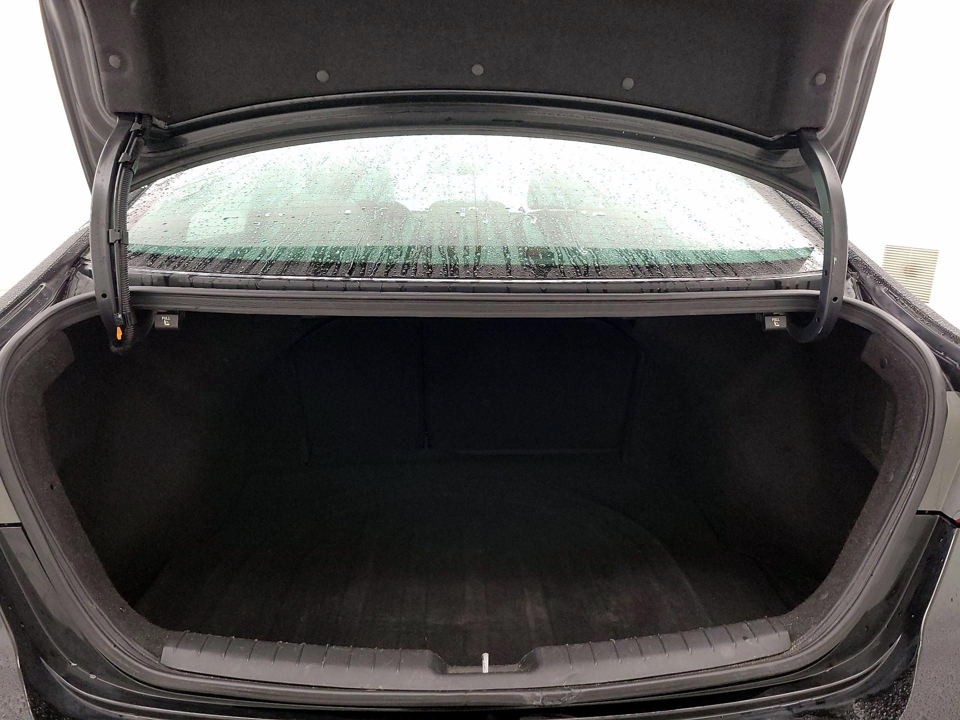 Thumbnail: 2018 Hyundai Elantra - 19