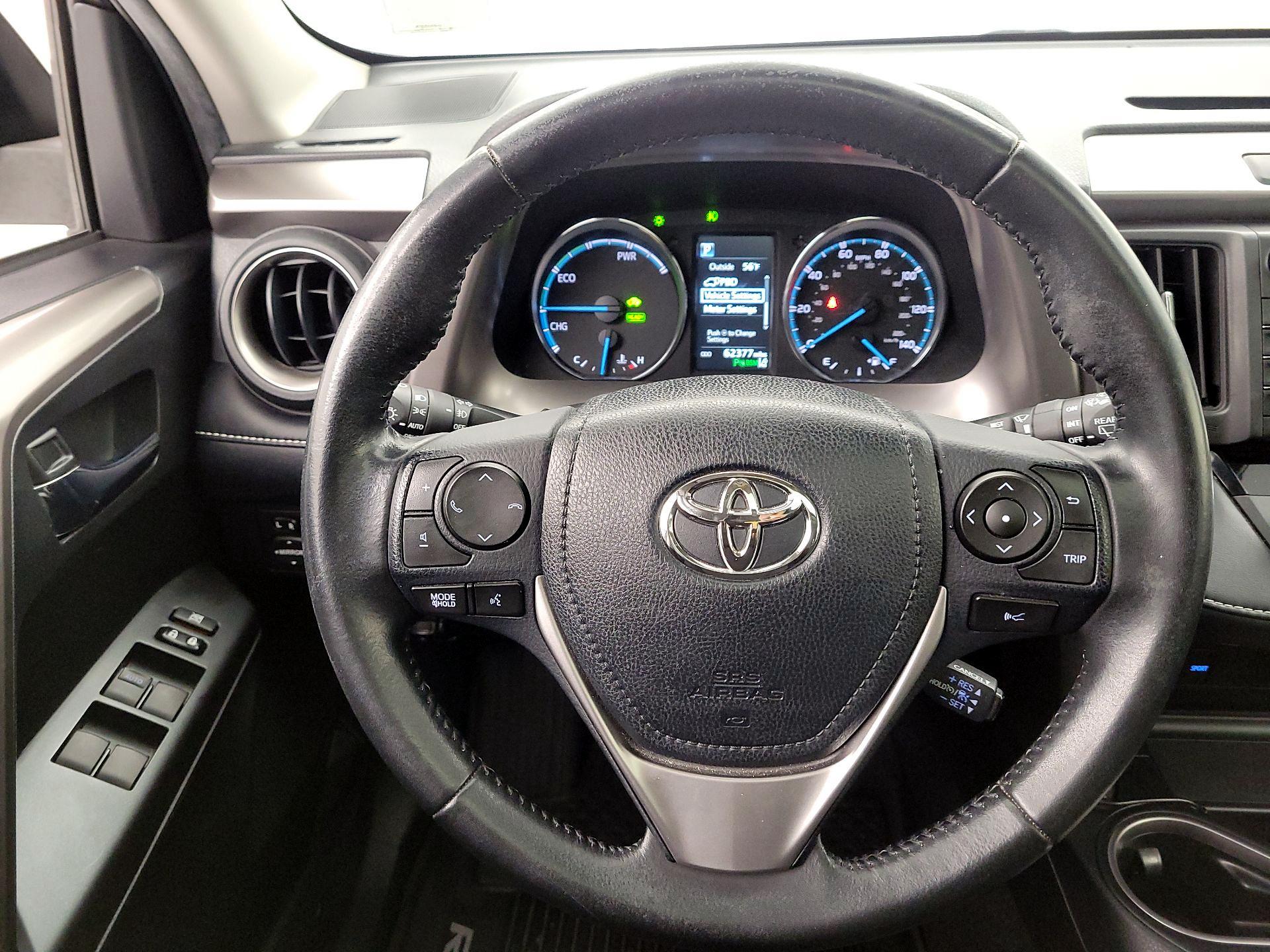 Thumbnail: 2017 Toyota RAV4 - 10
