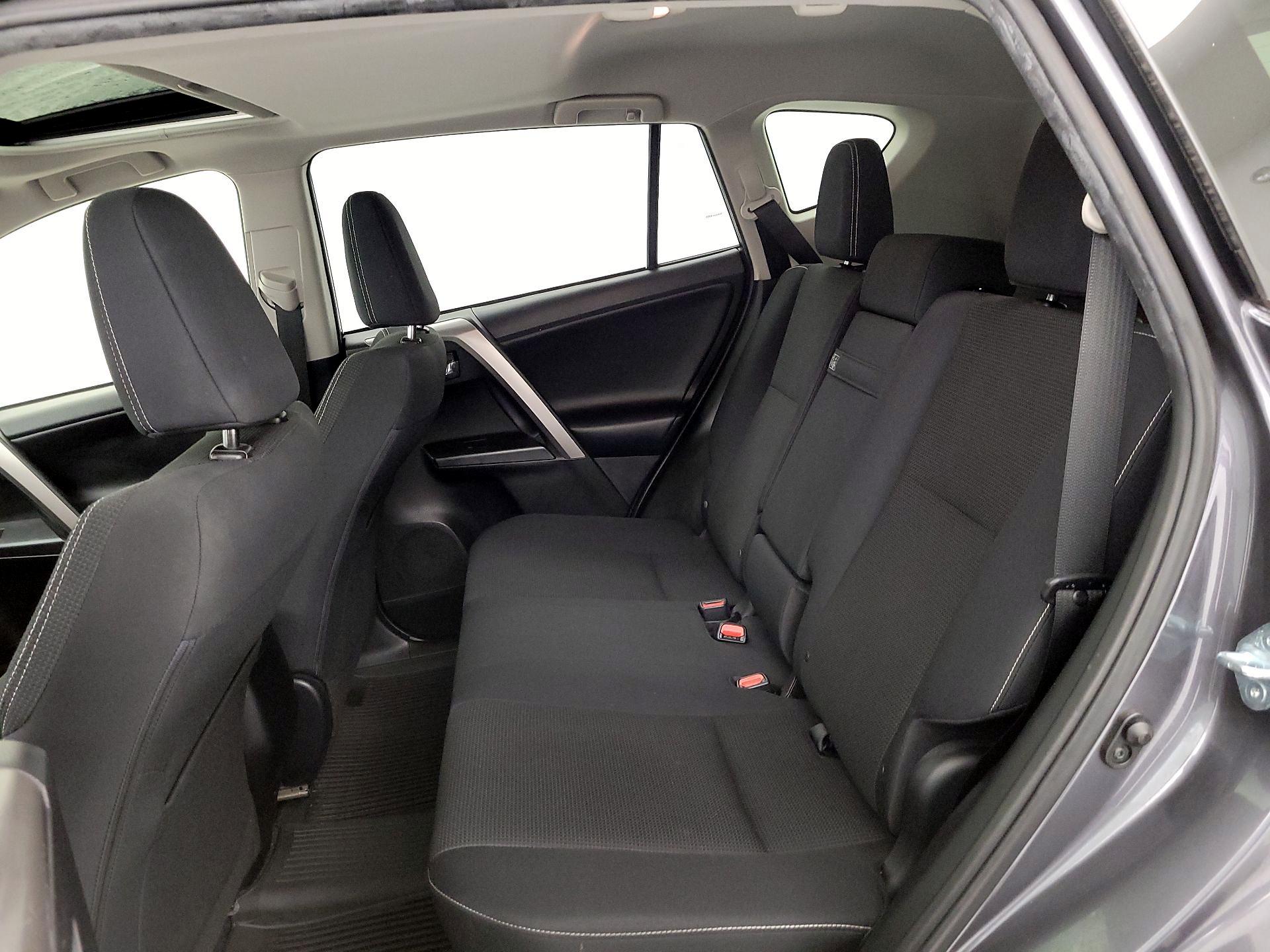 Thumbnail: 2017 Toyota RAV4 - 20