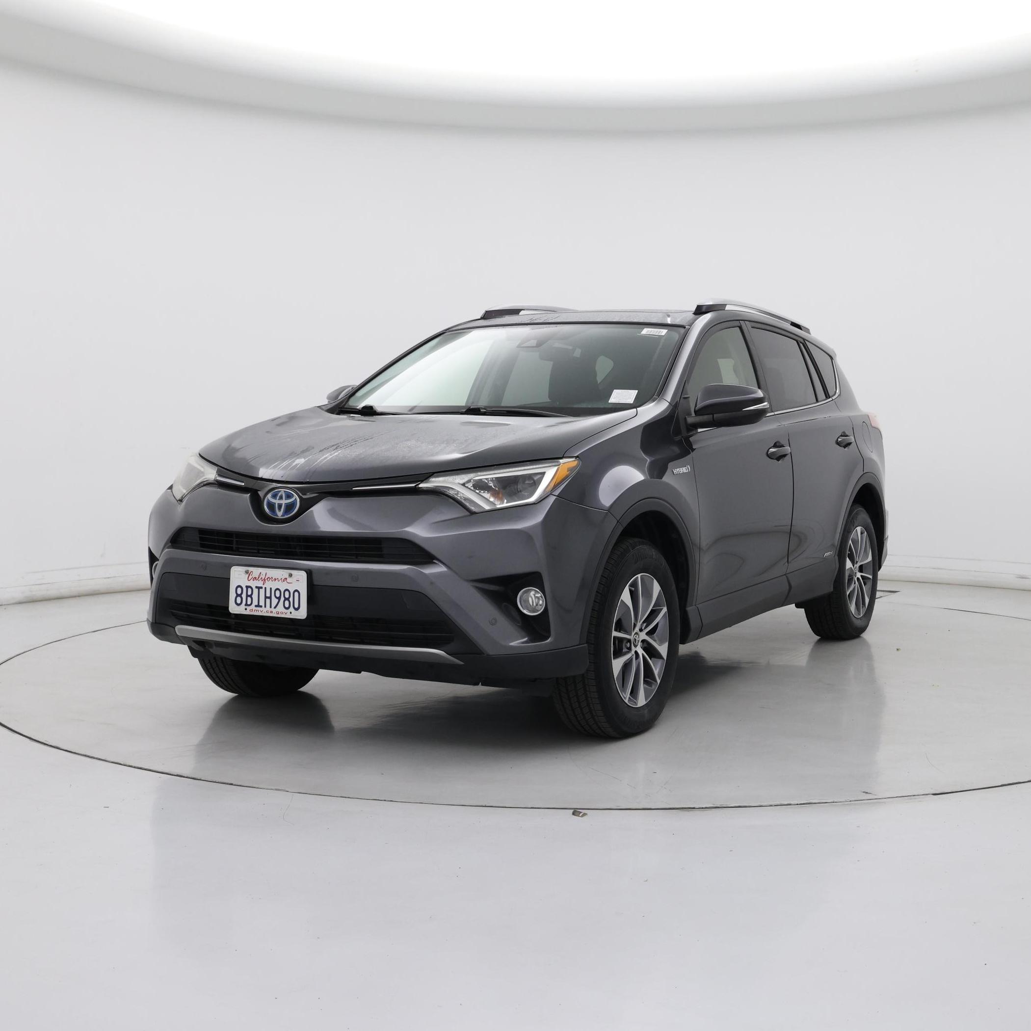 Thumbnail: 2017 Toyota RAV4 - 4