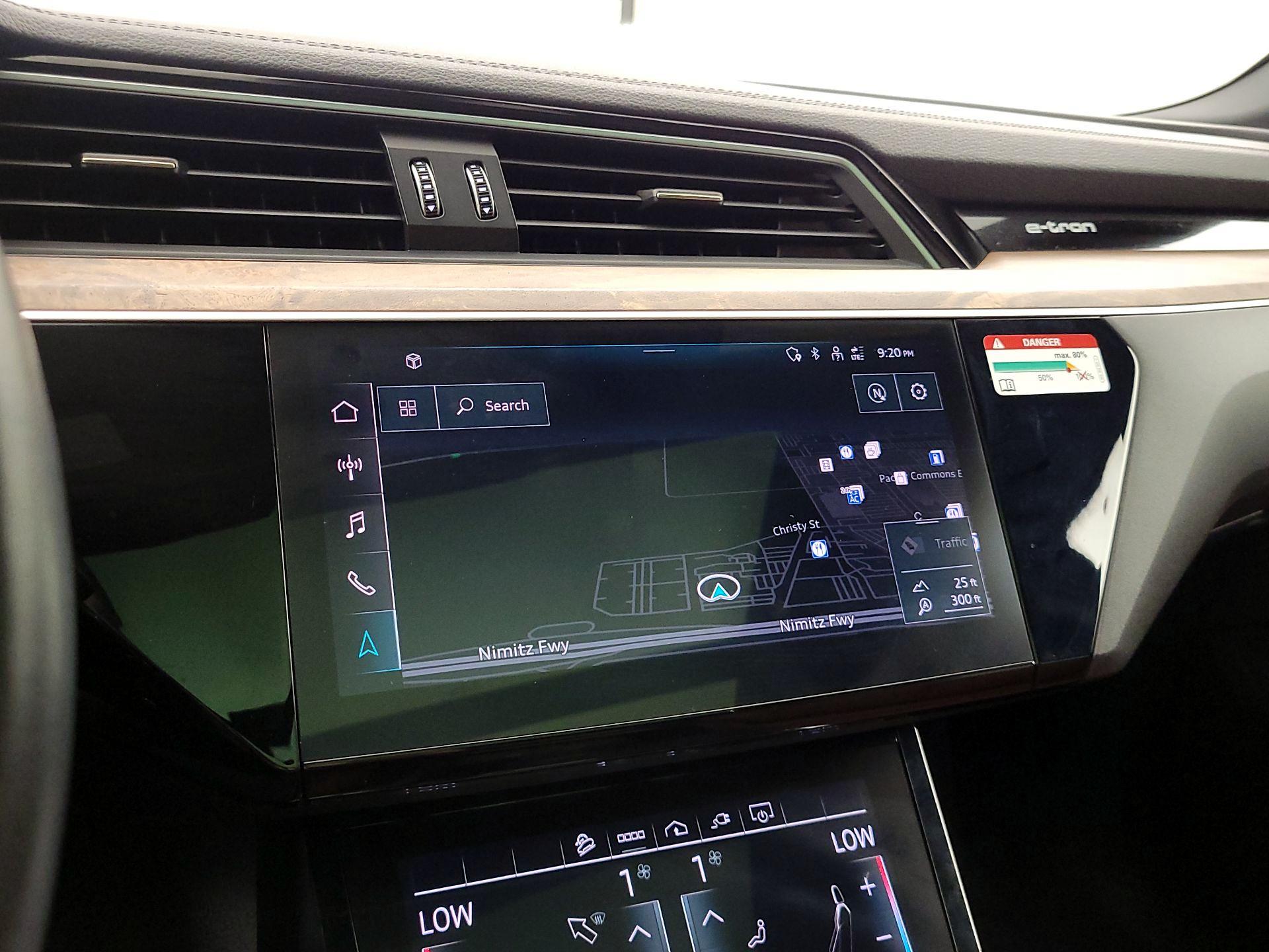 Thumbnail: 2022 Audi e-tron S - 14