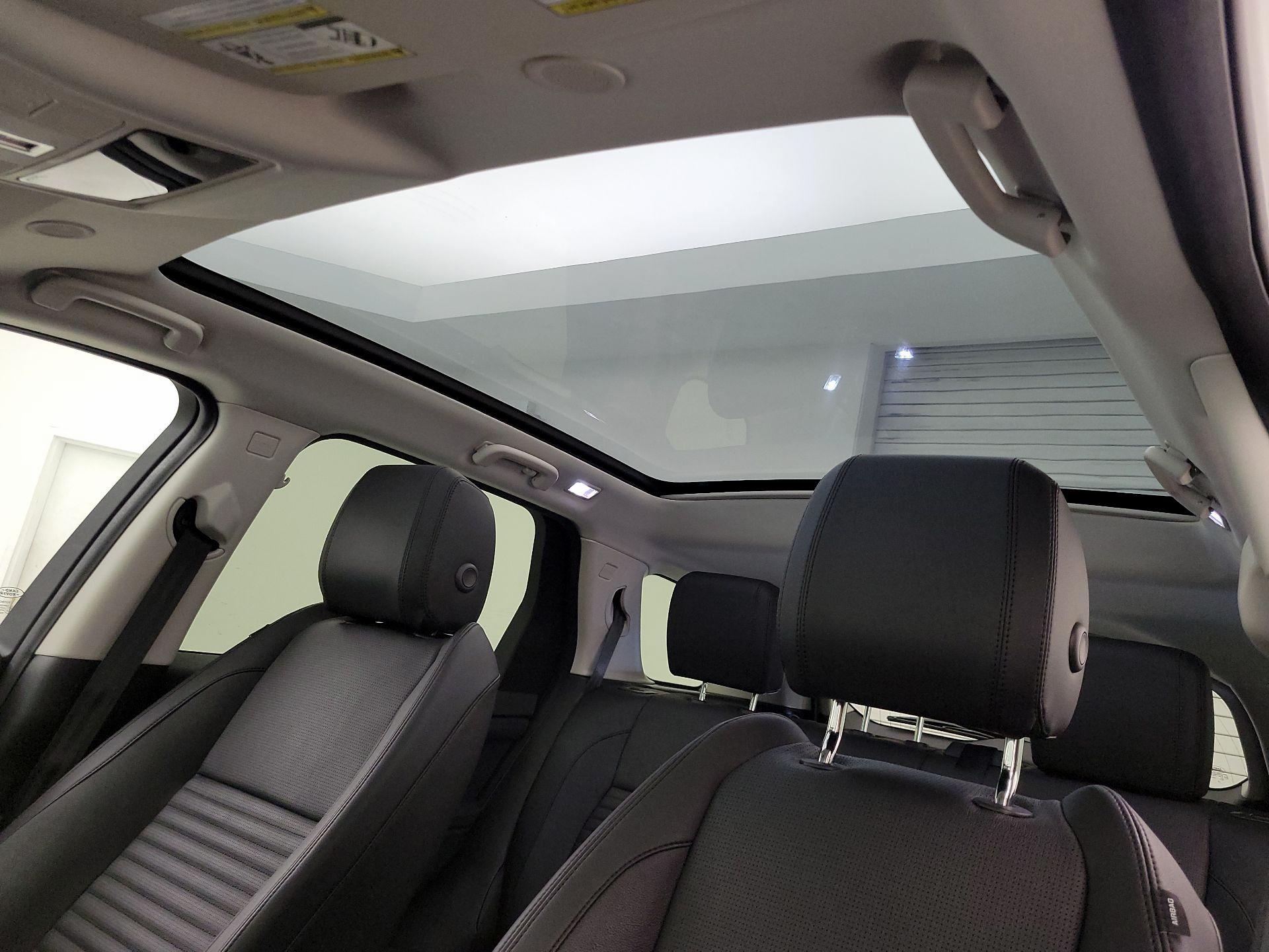 Thumbnail: 2024 Land Rover Discovery Sport - 20