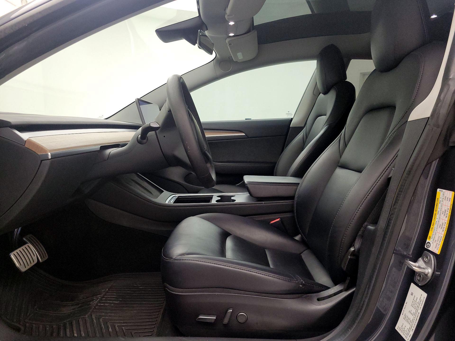 Thumbnail: 2021 Tesla Model 3 - 11