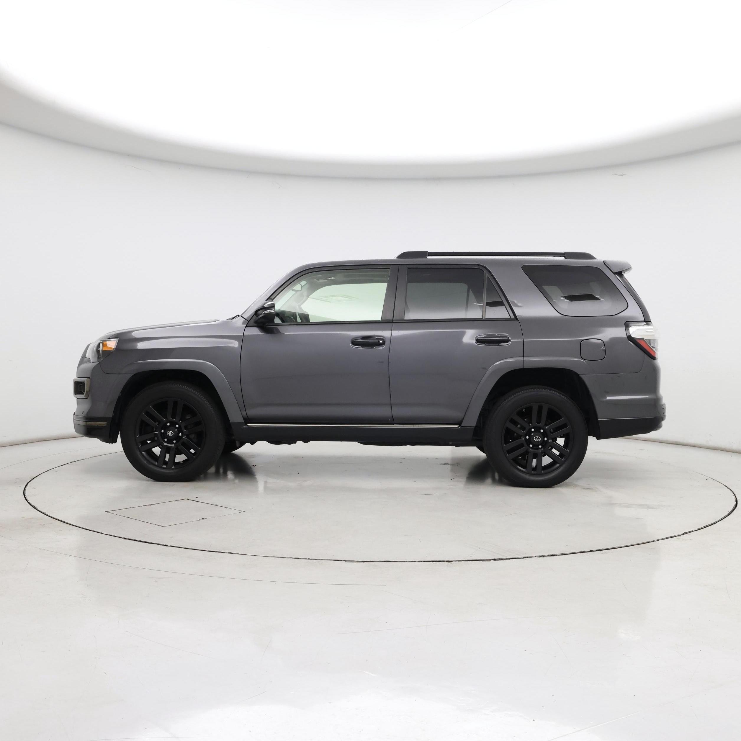 Thumbnail: 2021 Toyota 4Runner - 3