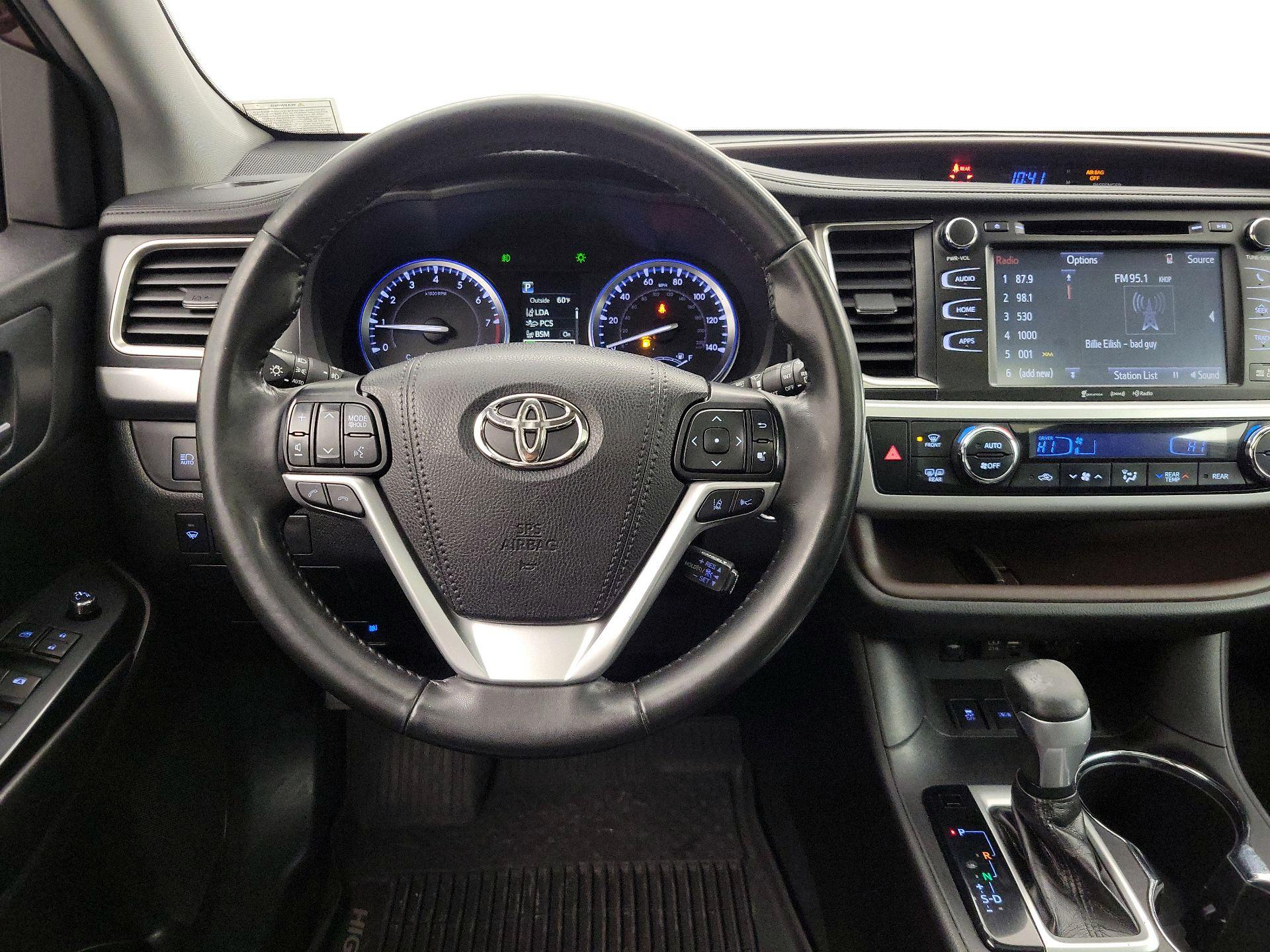 Thumbnail: 2019 Toyota Highlander - 10