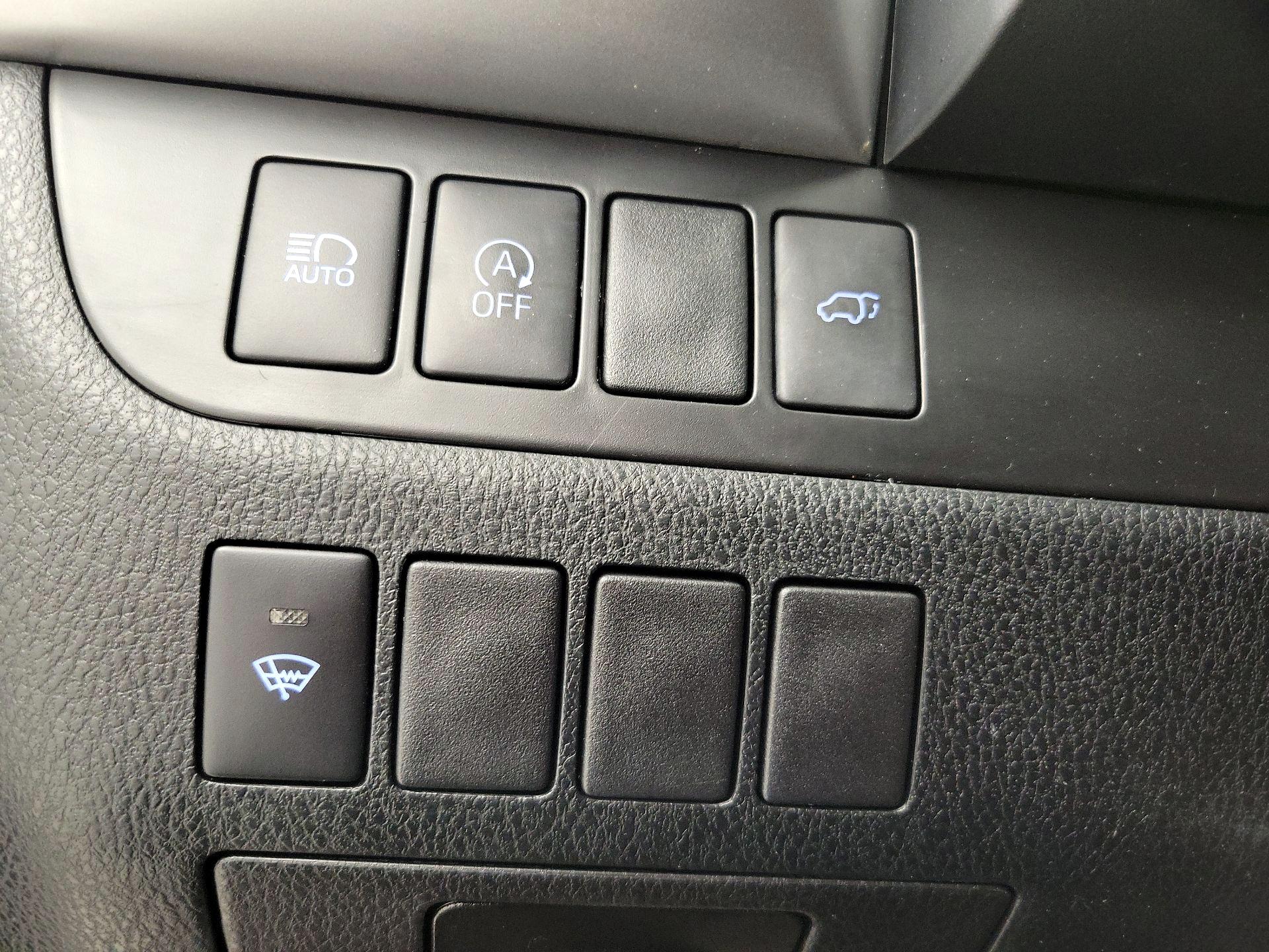 Thumbnail: 2019 Toyota Highlander - 13