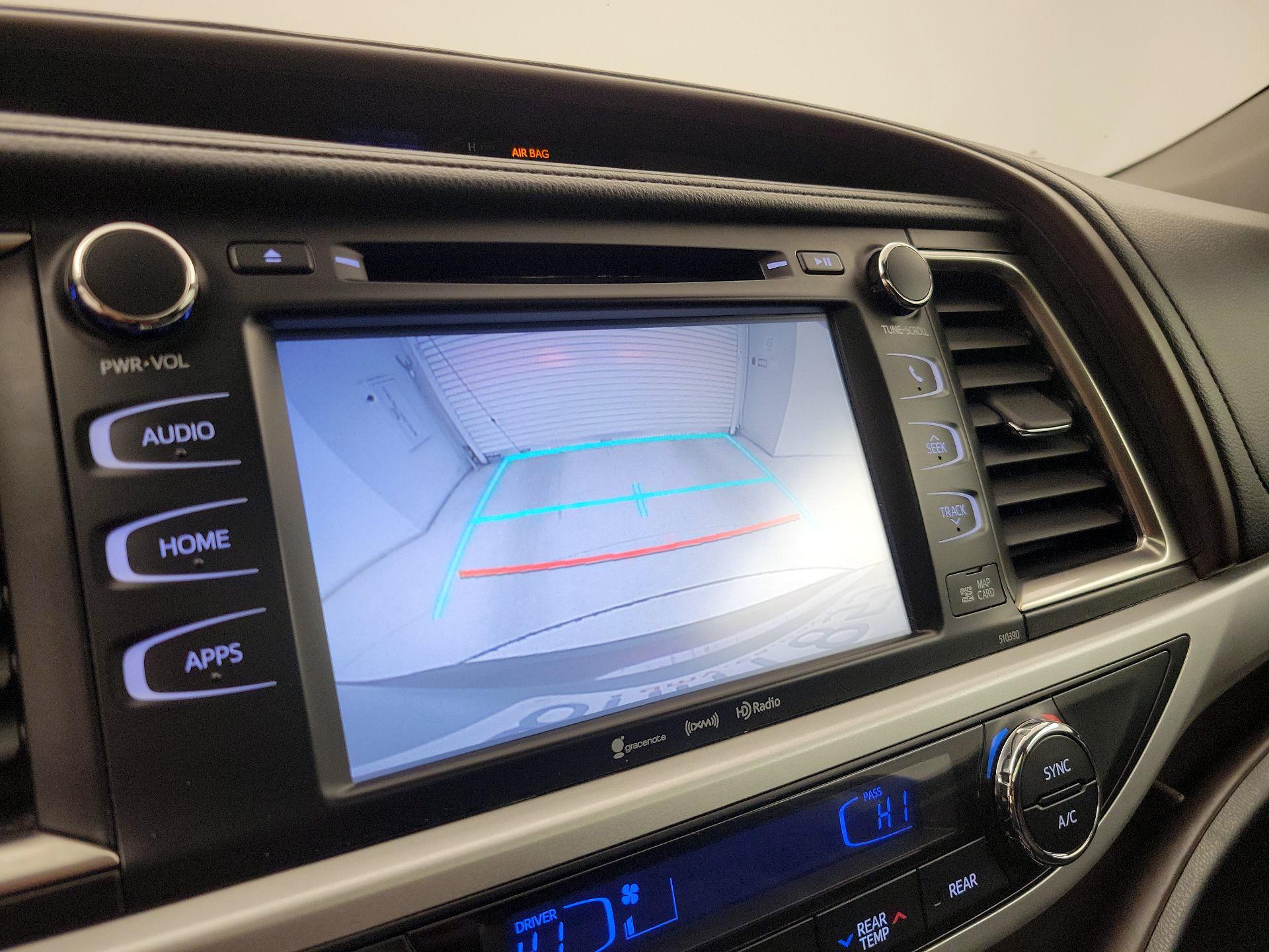 Thumbnail: 2019 Toyota Highlander - 14