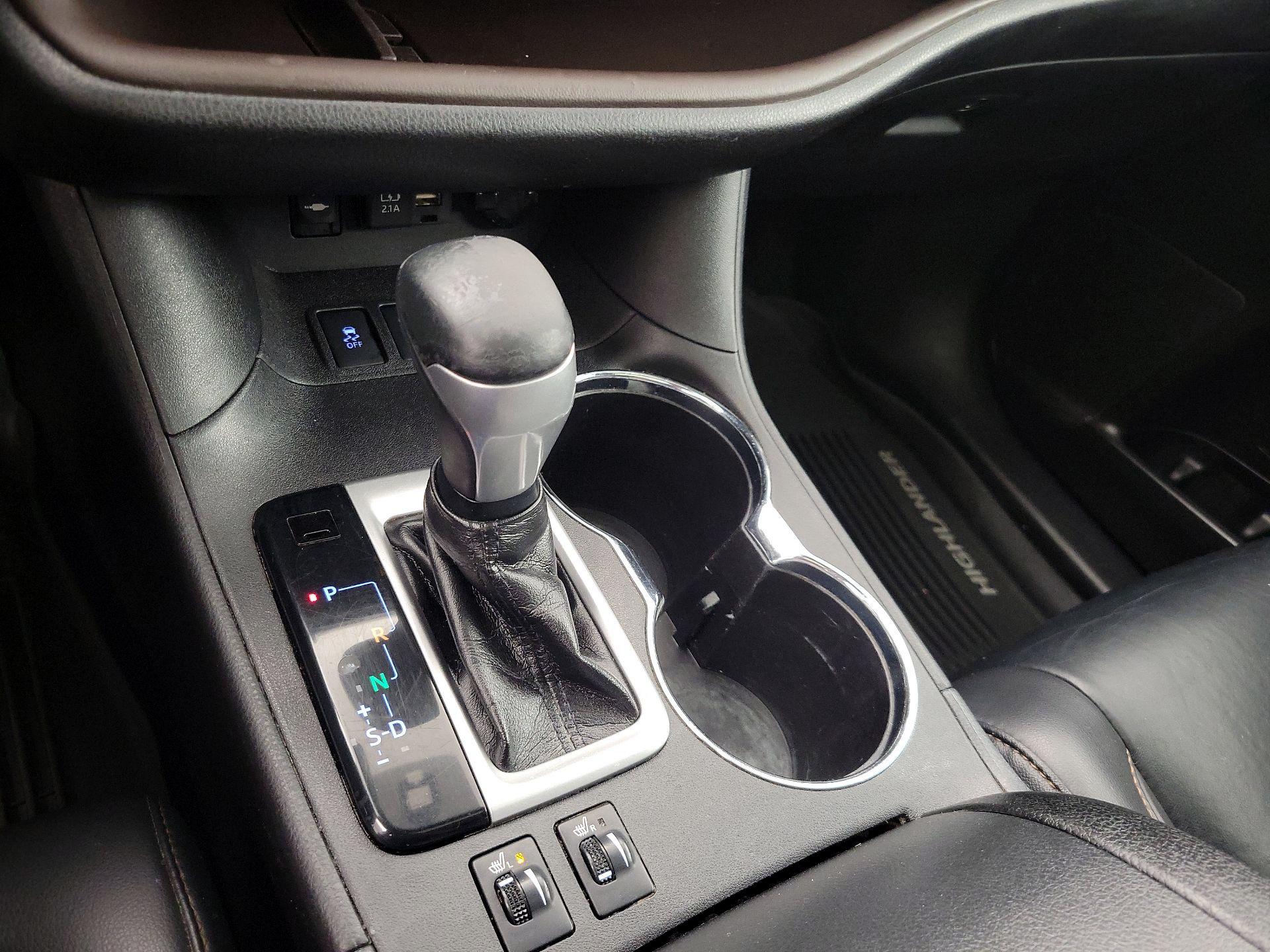 Thumbnail: 2019 Toyota Highlander - 17