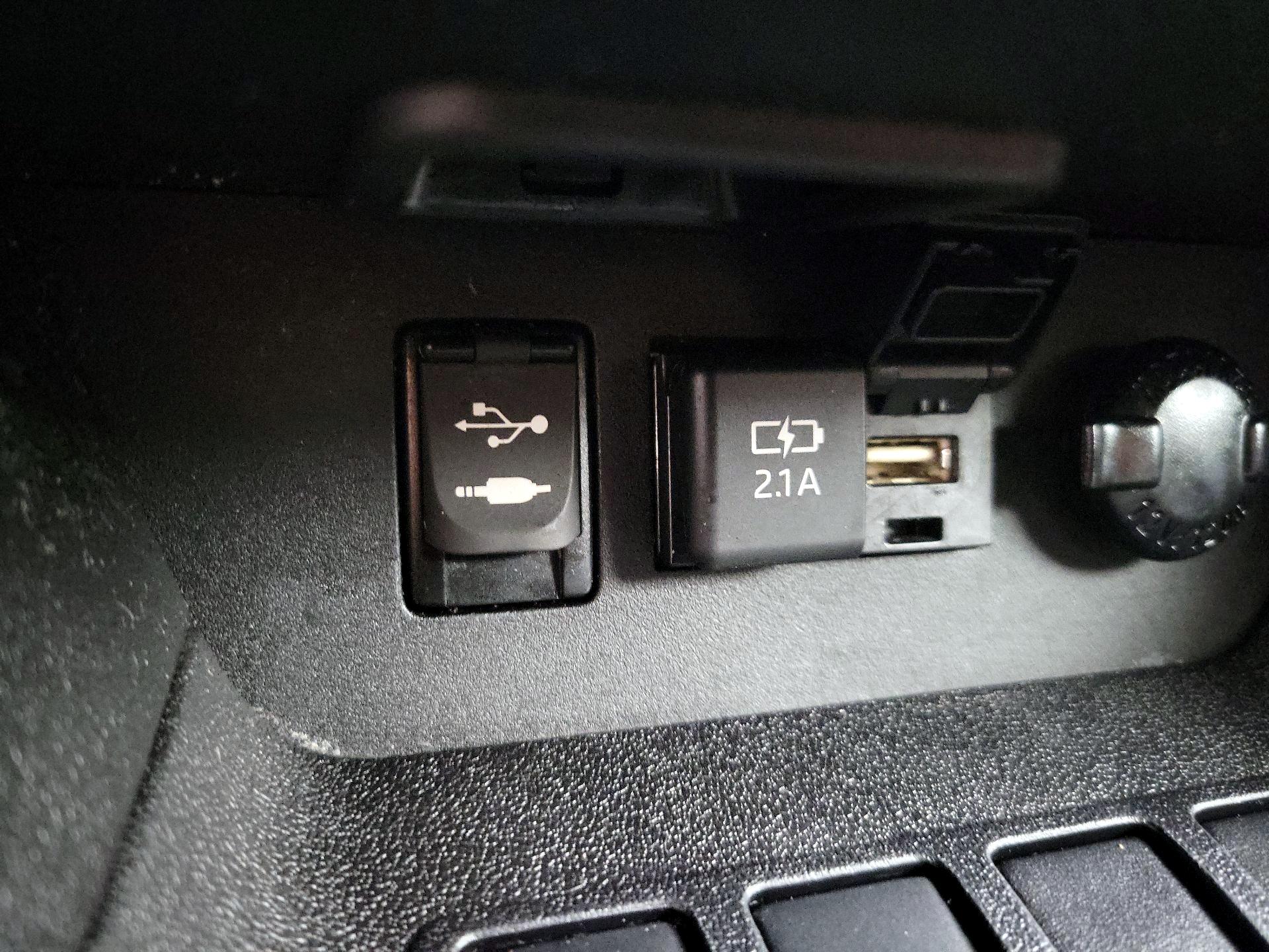 Thumbnail: 2019 Toyota Highlander - 18