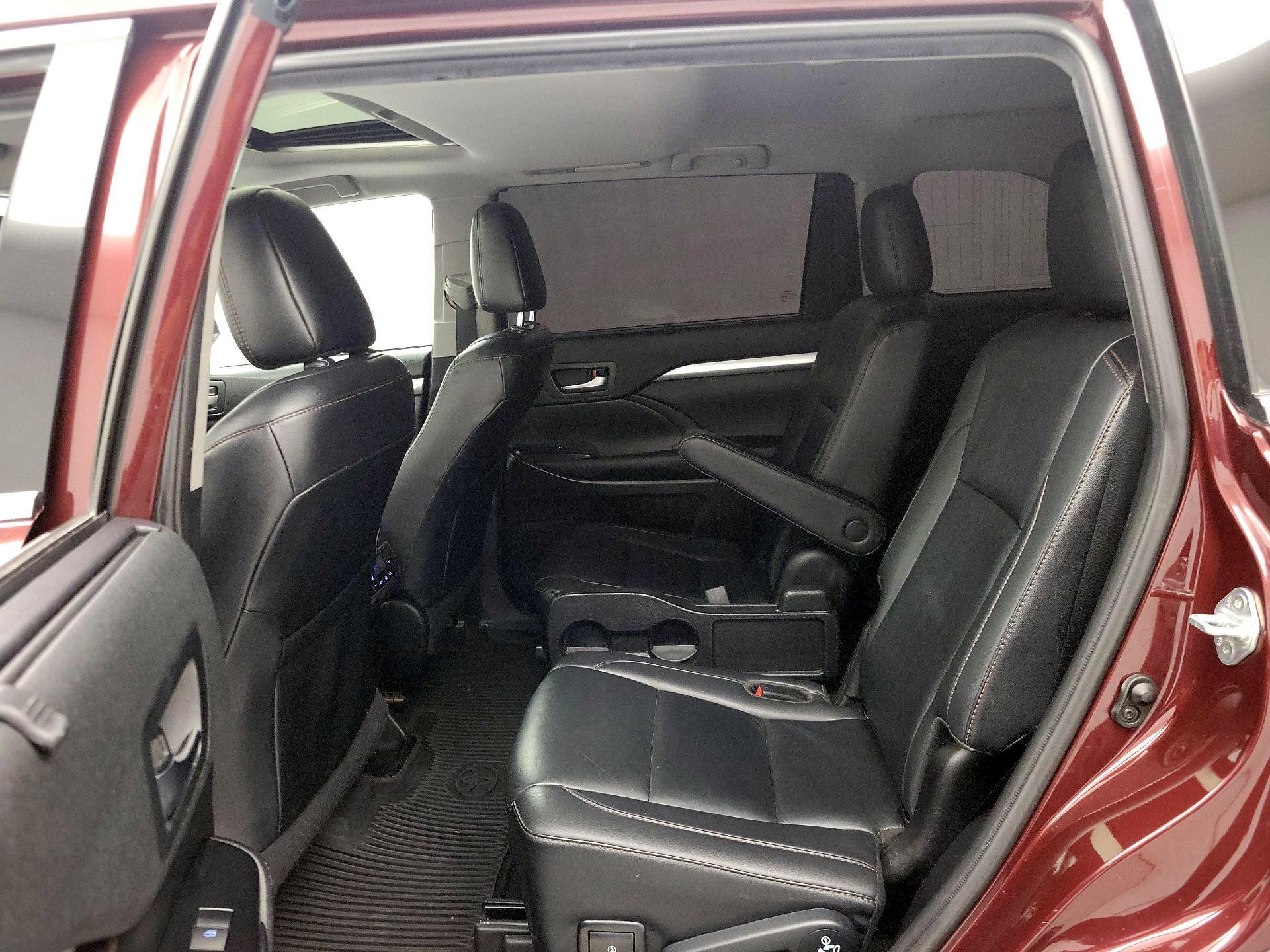 Thumbnail: 2019 Toyota Highlander - 20