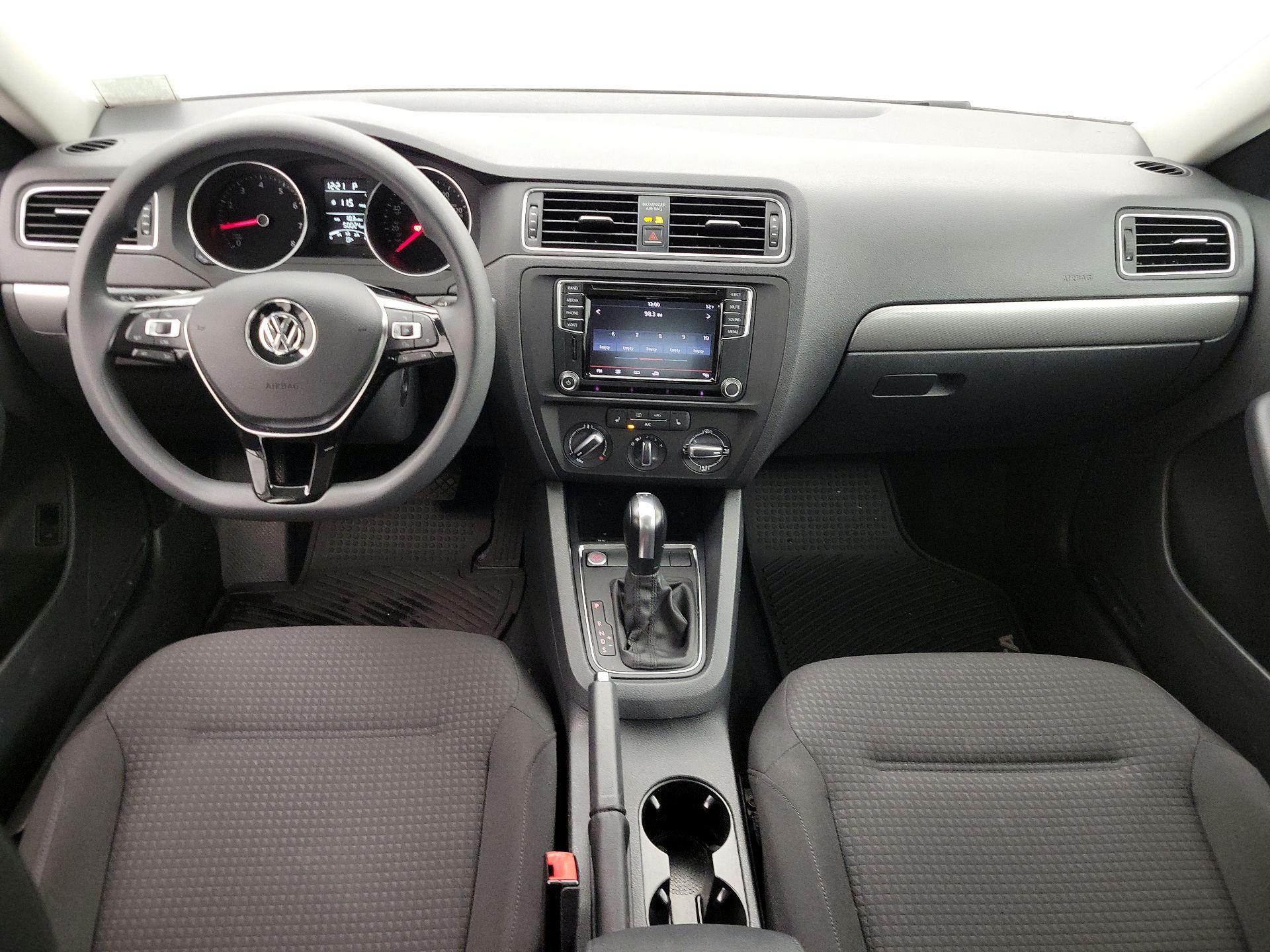 Thumbnail: 2016 Volkswagen Jetta - 9